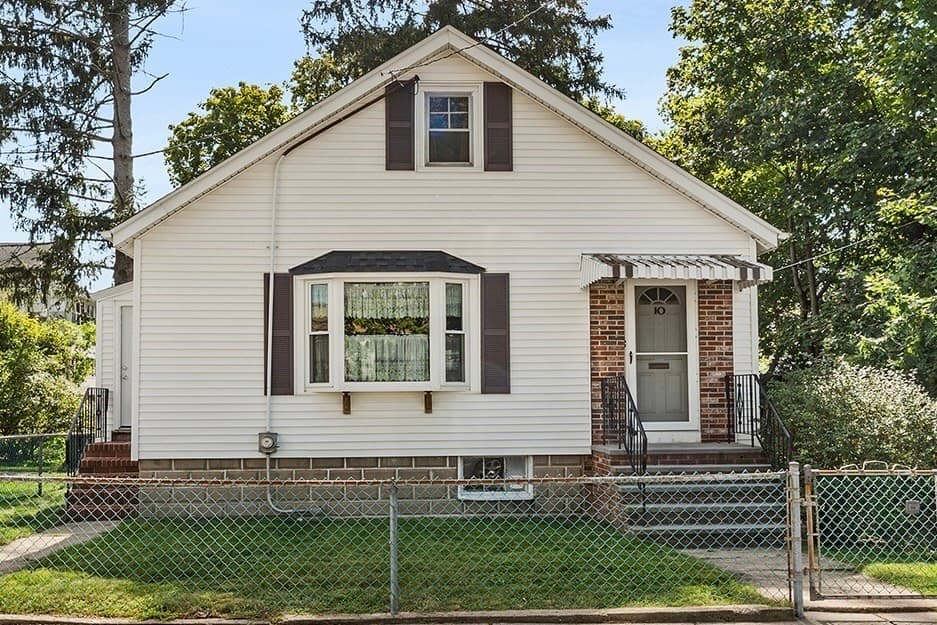 10 Joyce Kilmer Rd, Boston MA 02132