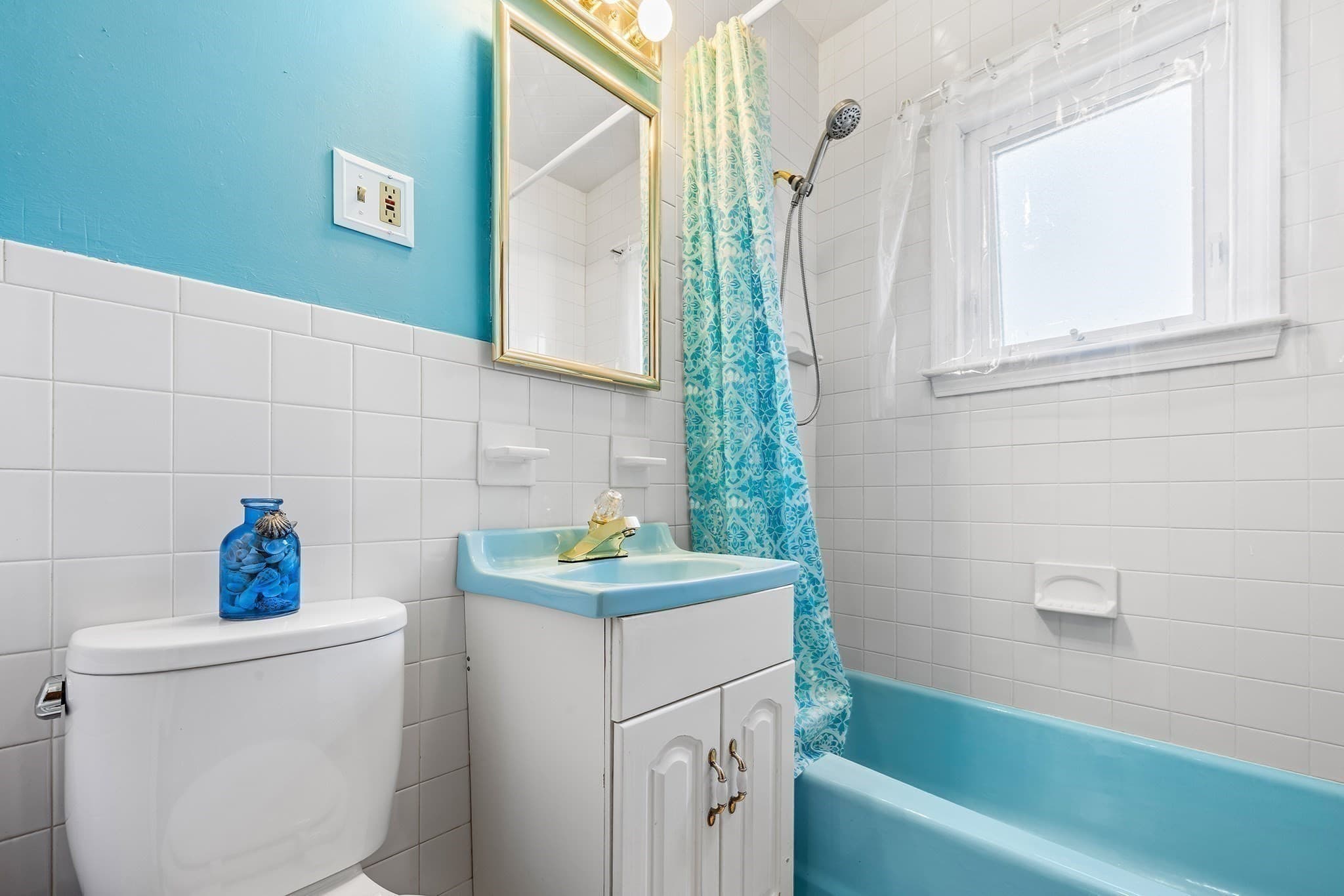 Single Family Residence at 10 Joyce Kilmer Rd, Boston MA 02132, photo 10 of 36
