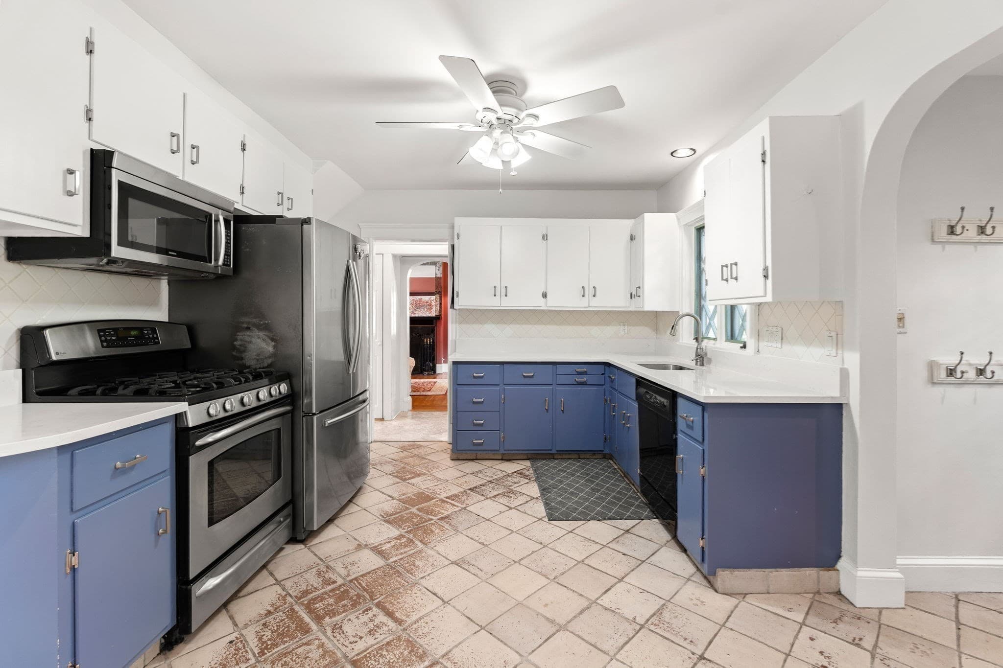 Single Family Residence at 28 Preston Beach Road, Marblehead MA 01945, Marblehead, photo 9 of 36