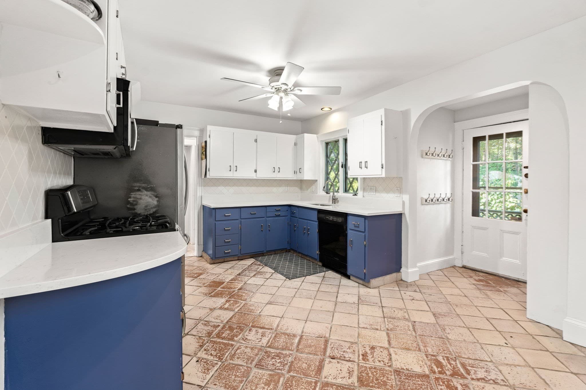 Single Family Residence at 28 Preston Beach Road, Marblehead MA 01945, Marblehead, photo 10 of 36