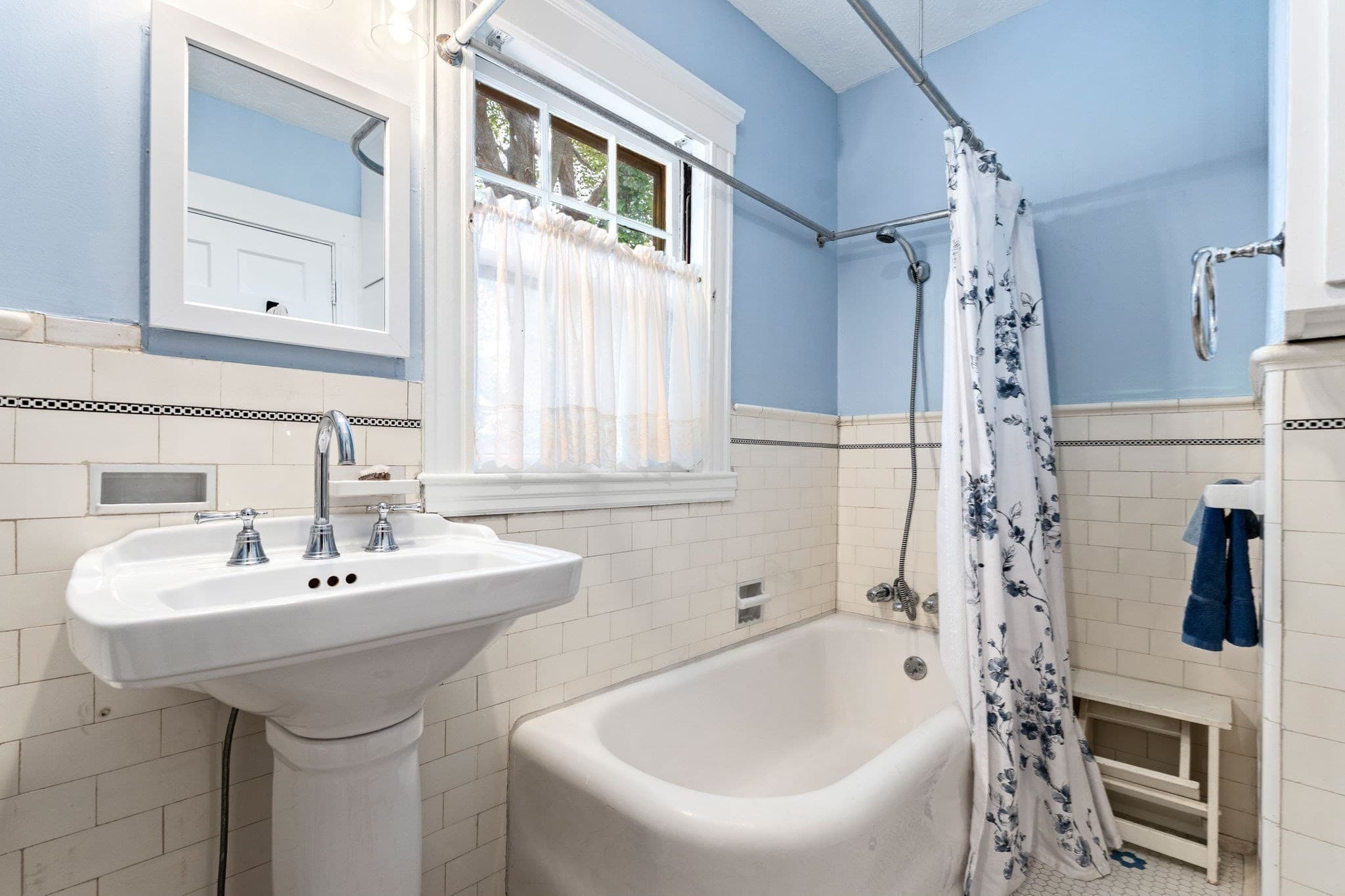 Single Family Residence at 28 Preston Beach Road, Marblehead MA 01945, Marblehead, photo 21 of 36