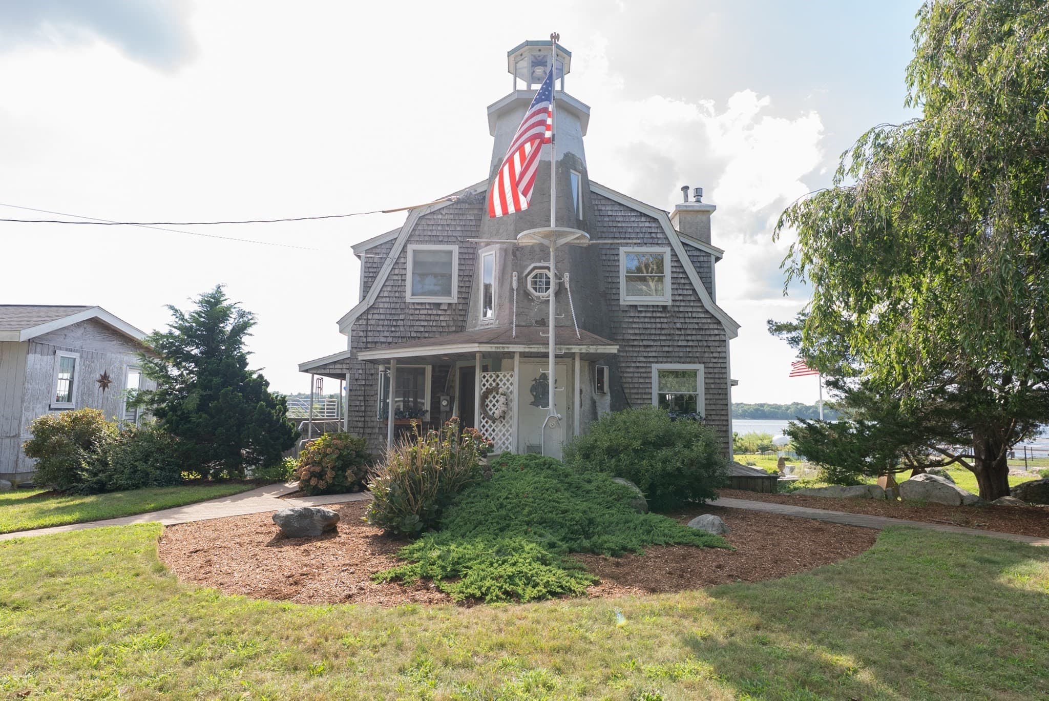 12 Riverside Dr, Berkley MA 02779