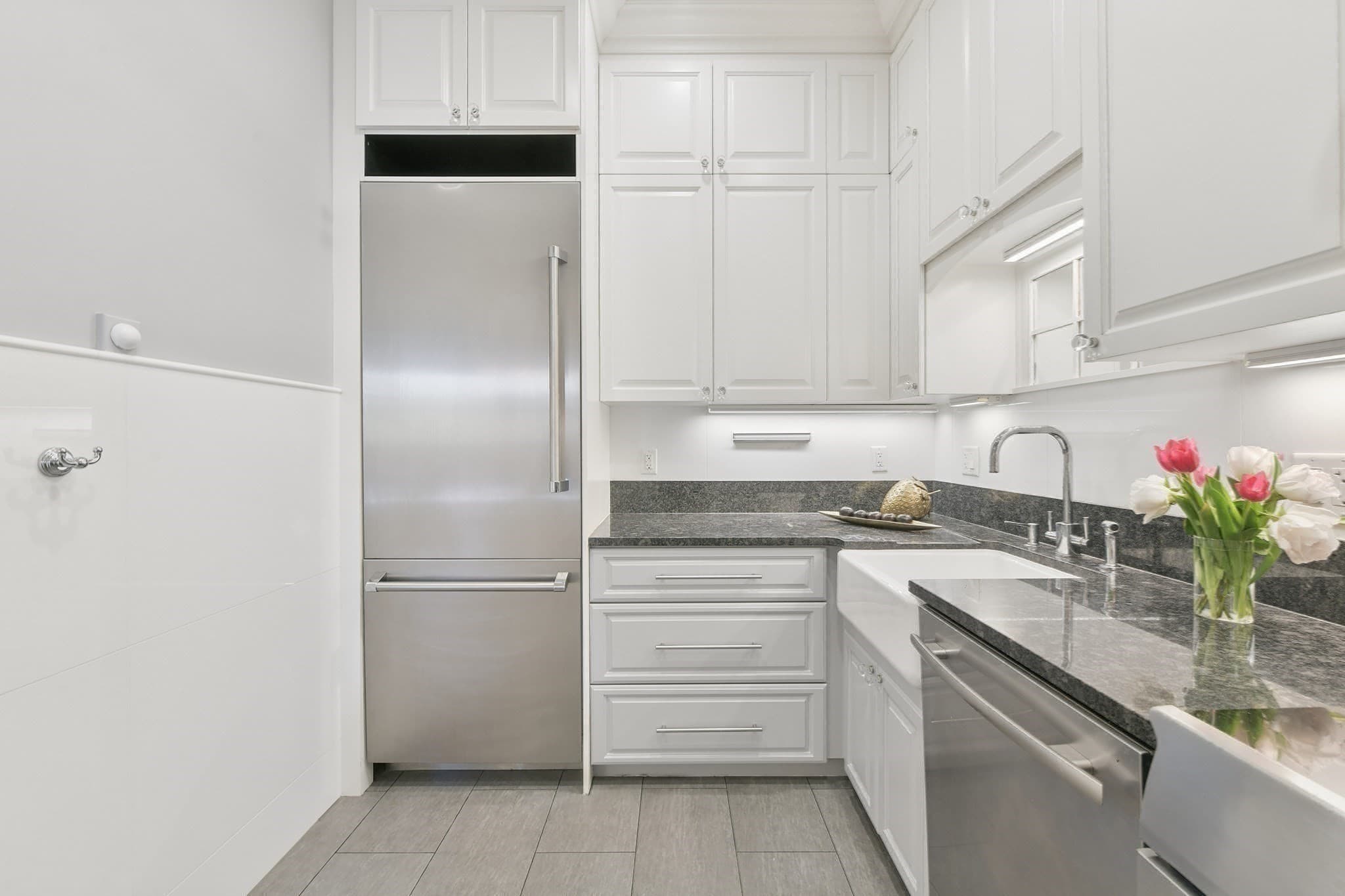 Condominium at 160 Commonwealth Avenue # 414, Boston MA 02116, photo 10 of 25