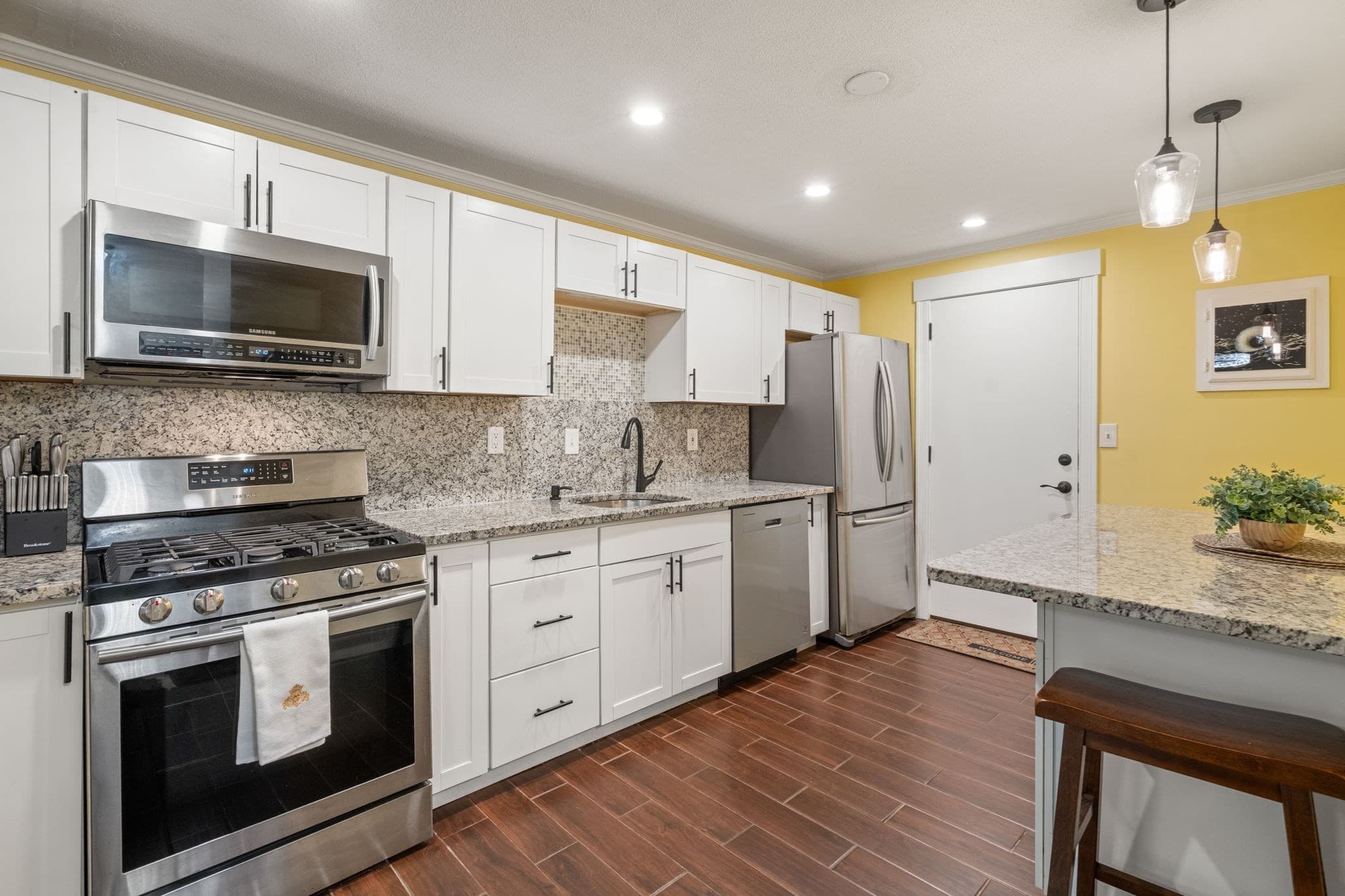 Condominium at 645 W Lowell Ave # 4, Haverhill MA 01832, Haverhill, photo 2 of 16