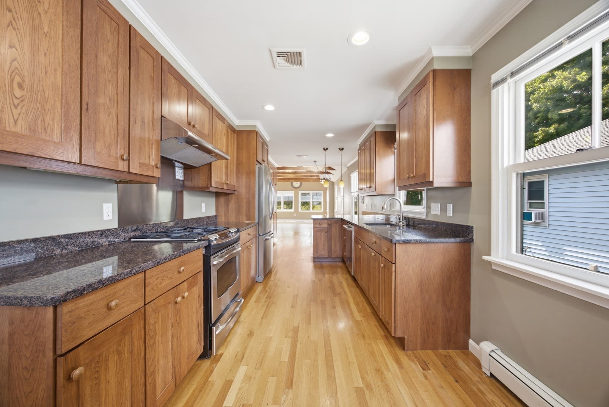 Single Family Residence at 175 Rhoda St, Quincy MA 02169, Quincy, photo 7 of 38