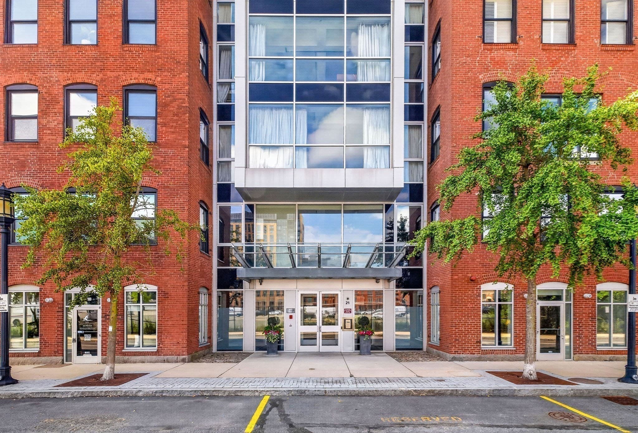Condominium at 21 Wormwood St # 515, Boston MA 02210, photo 14 of 15