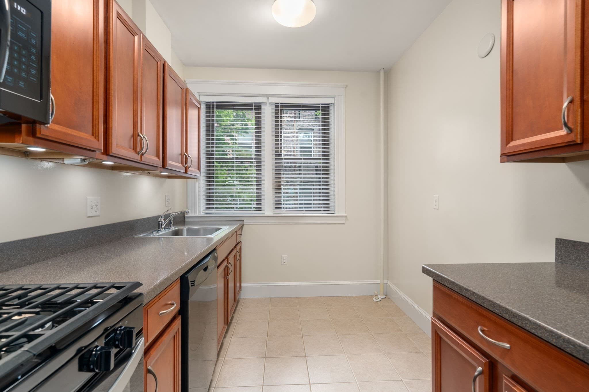 Condominium at 50 Jamaicaway # 7, Boston MA 02130, photo 7 of 21