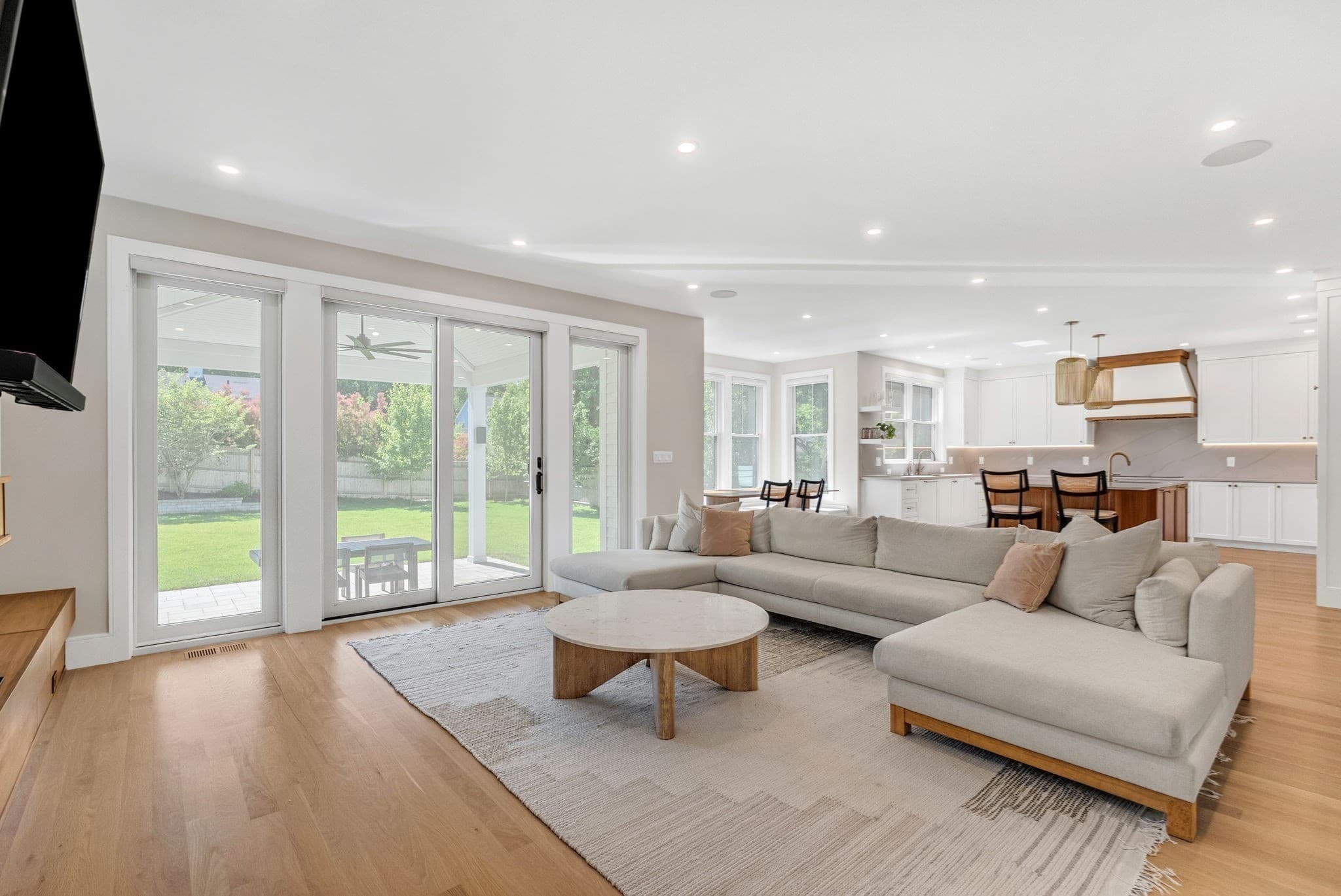 Single Family Residence at 98 Beethoven Ave, Newton MA 02468, Newton, photo 7 of 27