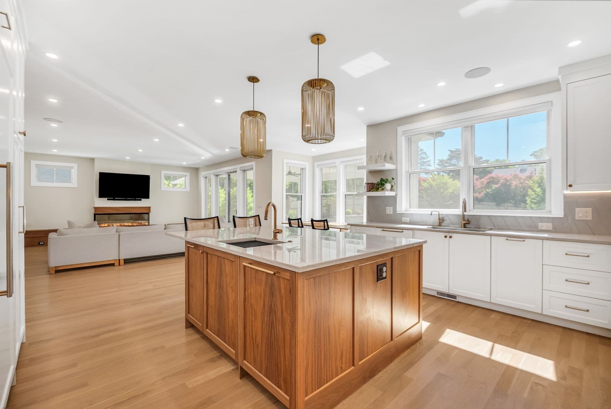 Single Family Residence at 98 Beethoven Ave, Newton MA 02468, Newton, photo 4 of 27
