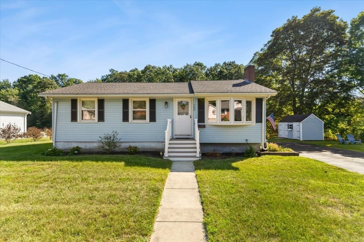 Single Family Residence at 109 Lincoln Rd, Rockland MA 02370, Rockland, photo 2 of 31