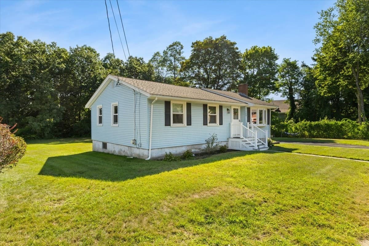 Single Family Residence at 109 Lincoln Rd, Rockland MA 02370, Rockland, photo 4 of 31