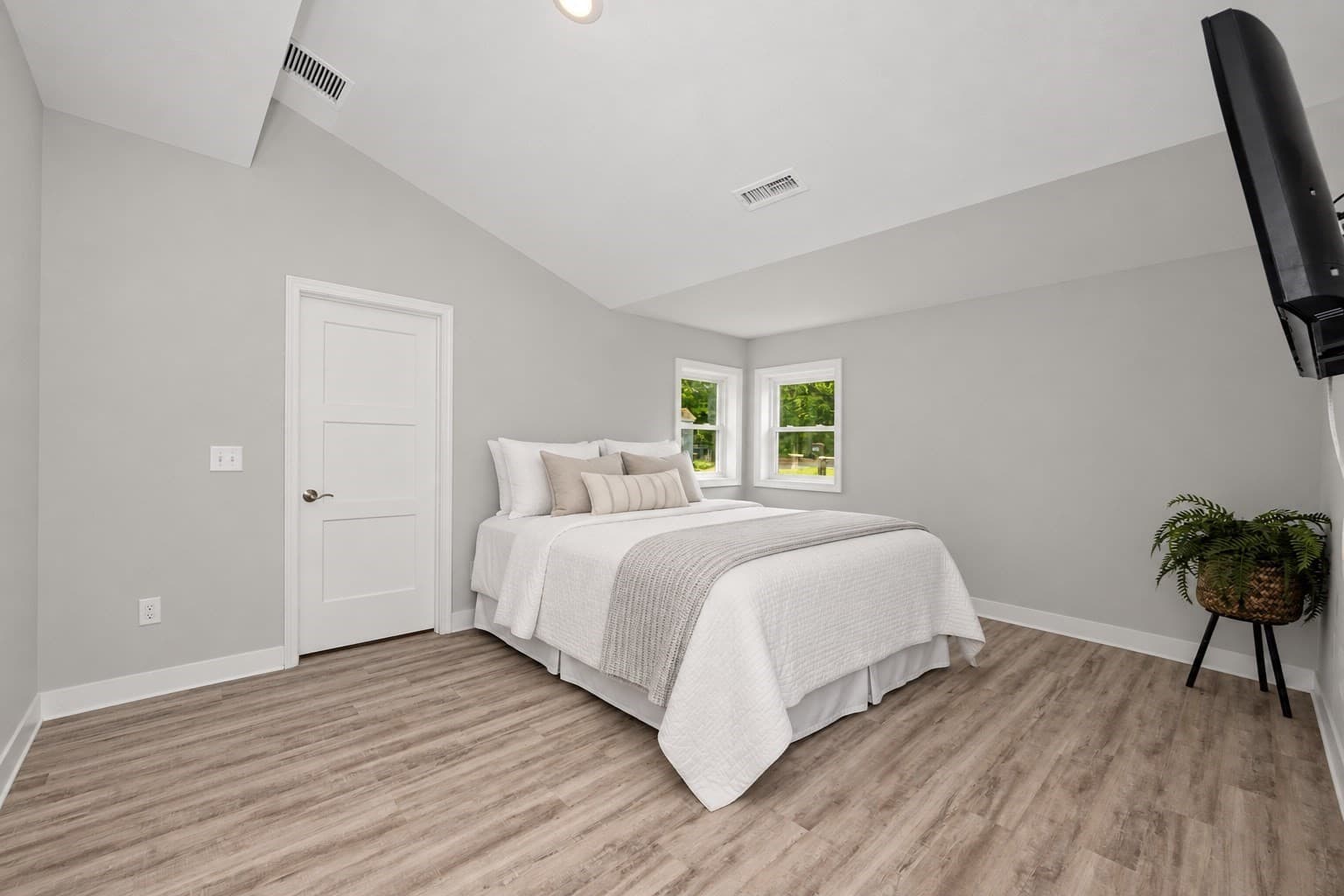 Single Family Residence at 6 Wilson Ave, Spencer MA 01562, Spencer, photo 7 of 20
