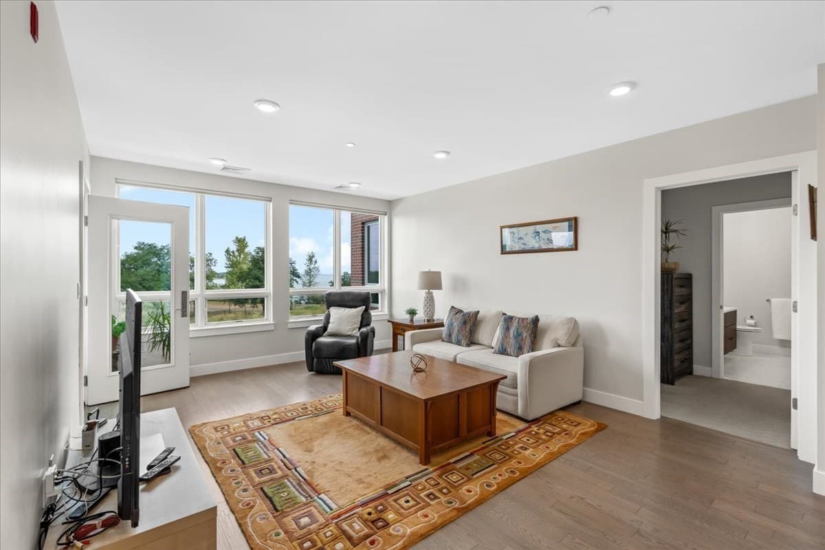 Condominium at 130 Broad Reach # 410, Weymouth MA 02091, Weymouth, photo 7 of 42