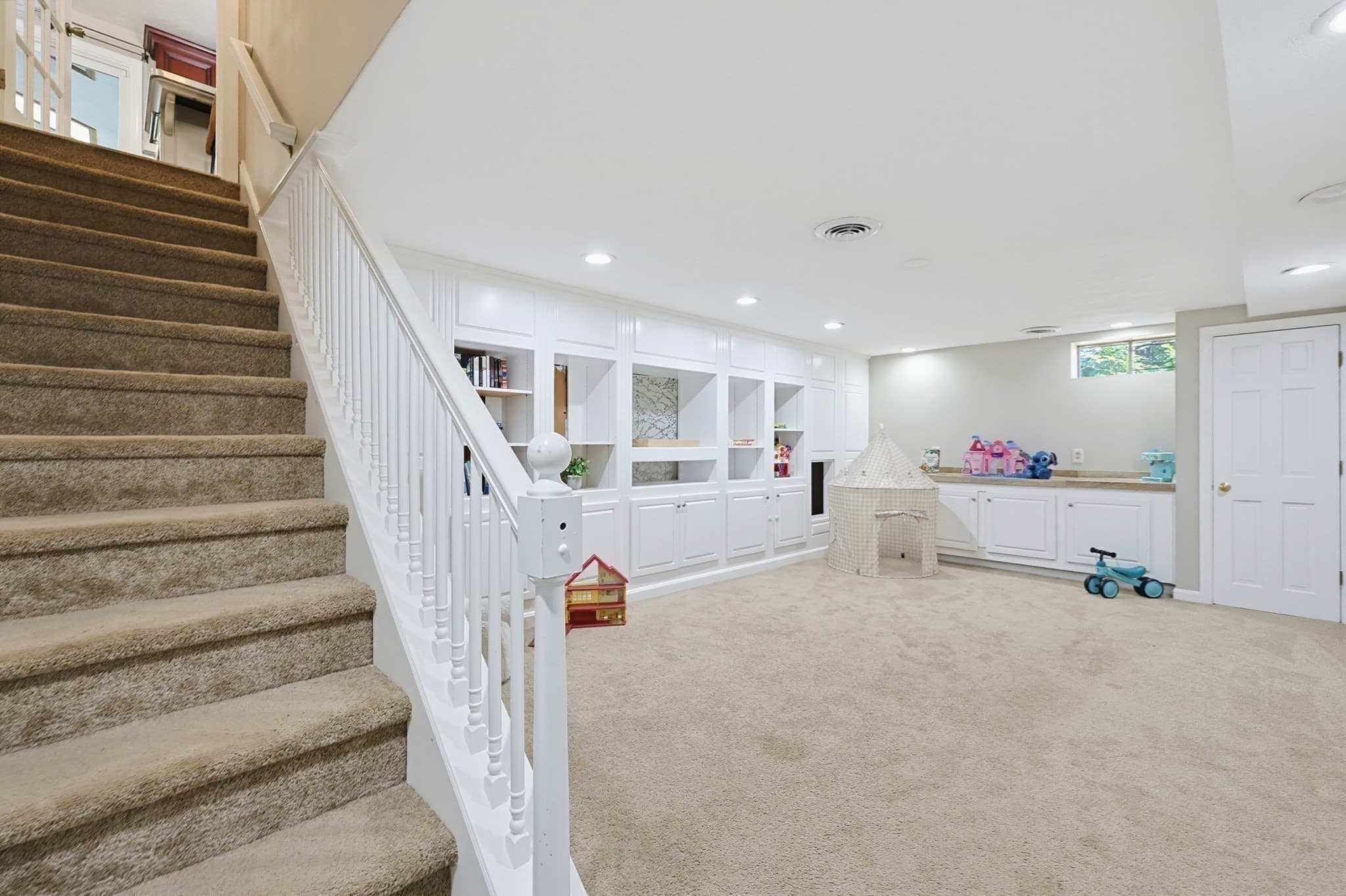 Single Family Residence at 34 Zarek Dr, Attleboro MA 02703, Attleboro, photo 33 of 42