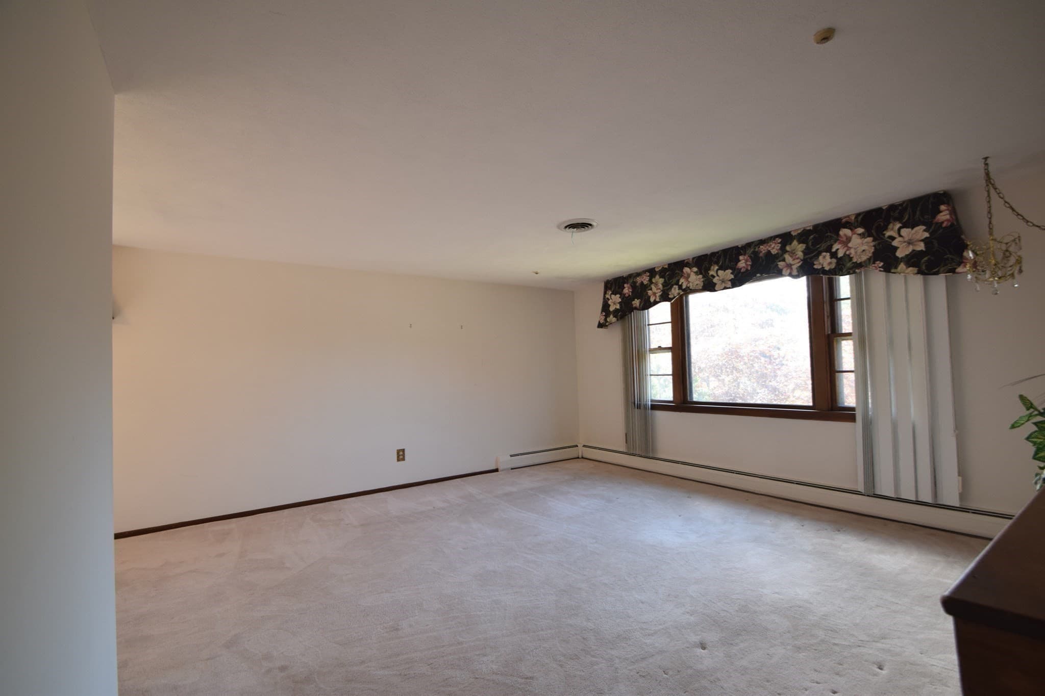 Single Family Residence at 27 Niles Rd, Randolph MA 02368, photo 7 of 31