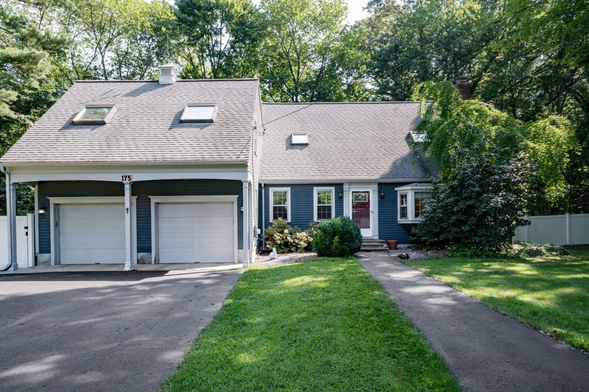 Single Family Residence at 175 Oak St, Franklin MA 02038, Franklin, photo 3 of 28