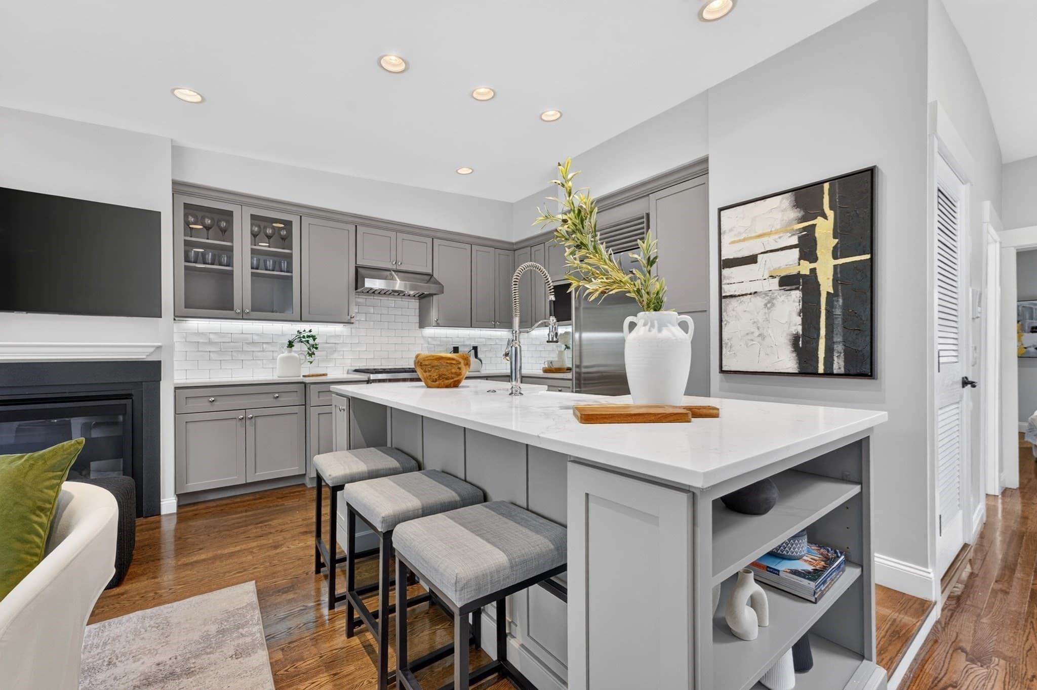 Condominium at 9 Holyoke Street # 4, Boston MA 02116, photo 17 of 42