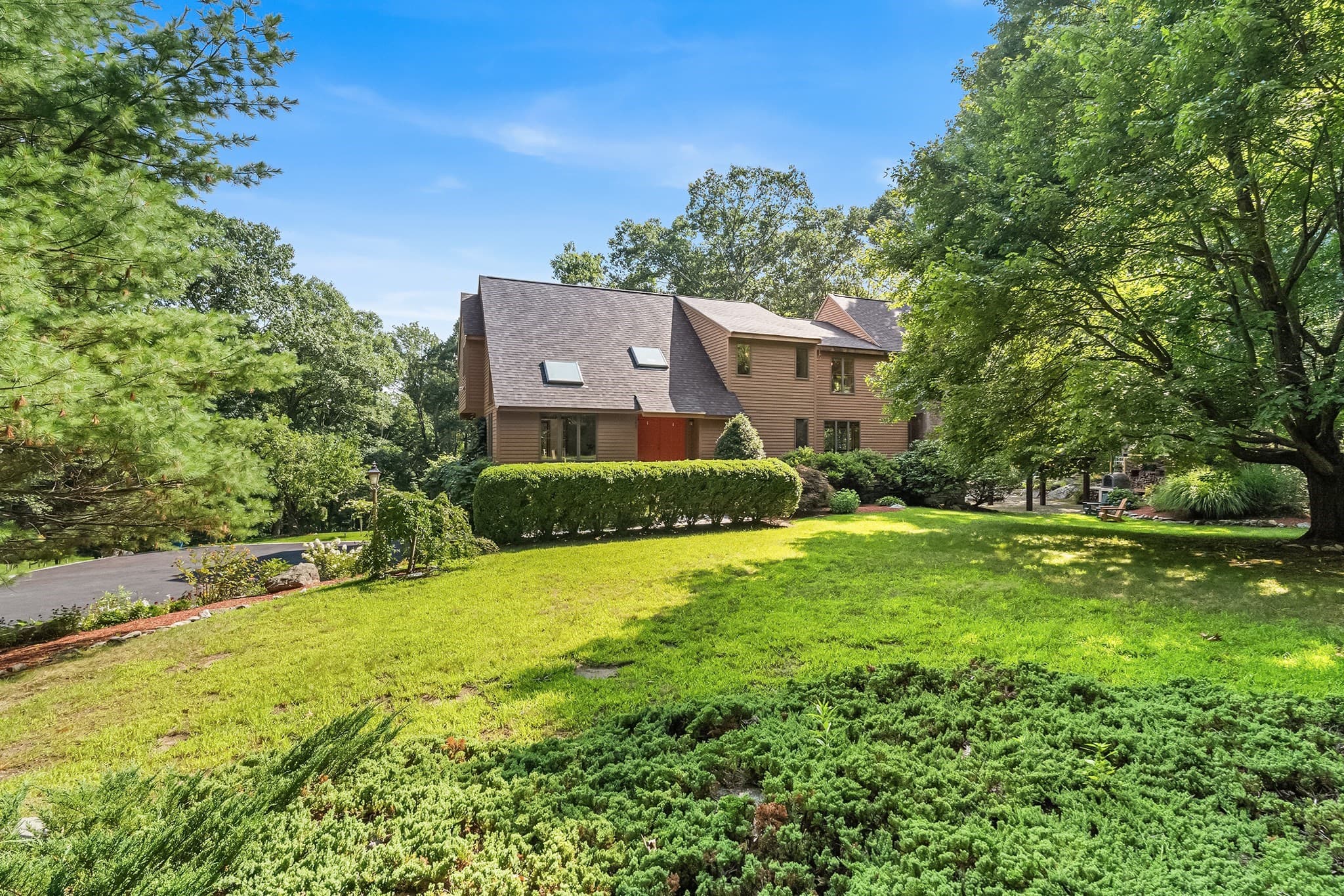Single Family Residence at 165 East St, Upton MA 01568, Upton, photo 2 of 40