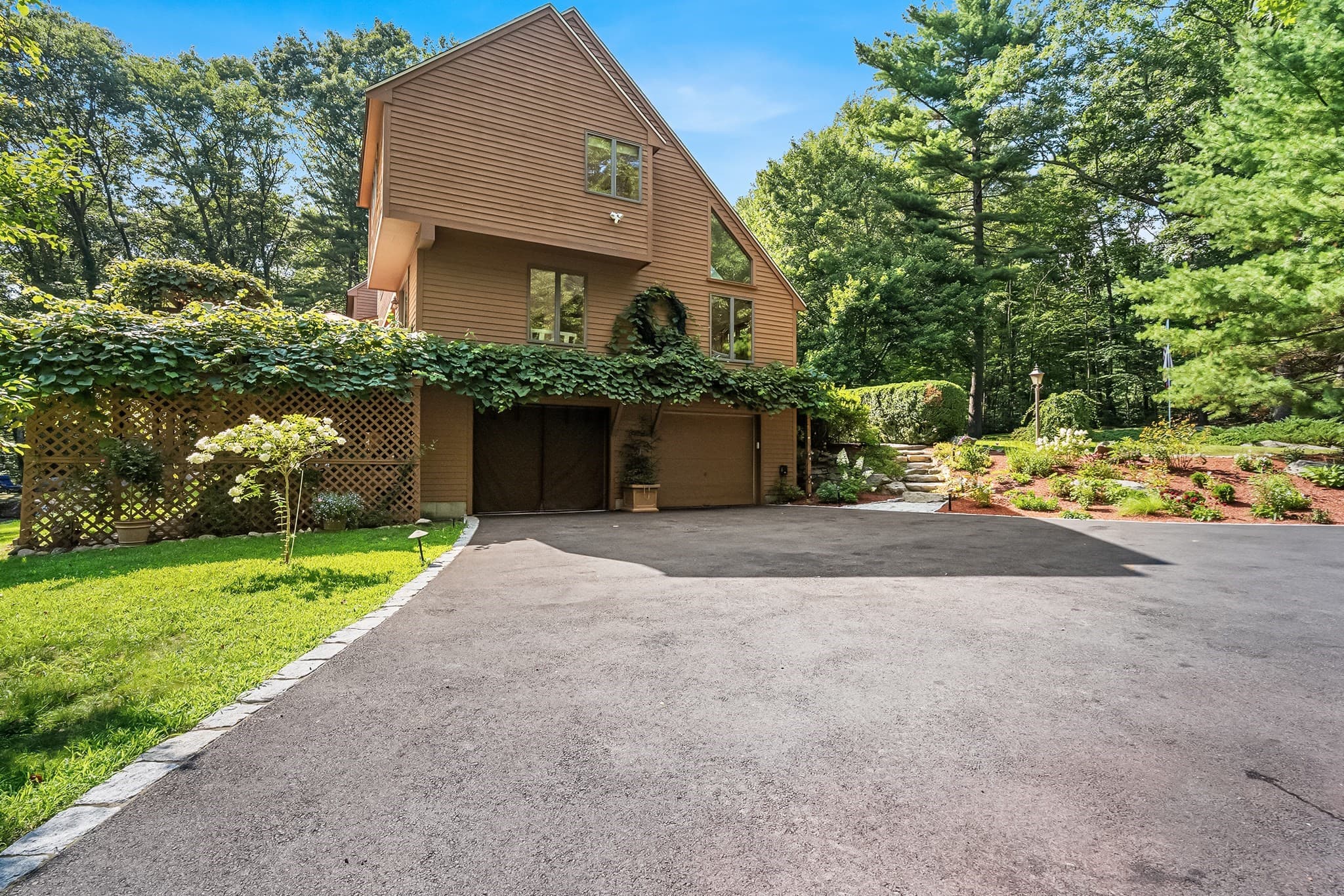 Single Family Residence at 165 East St, Upton MA 01568, Upton, photo 3 of 40