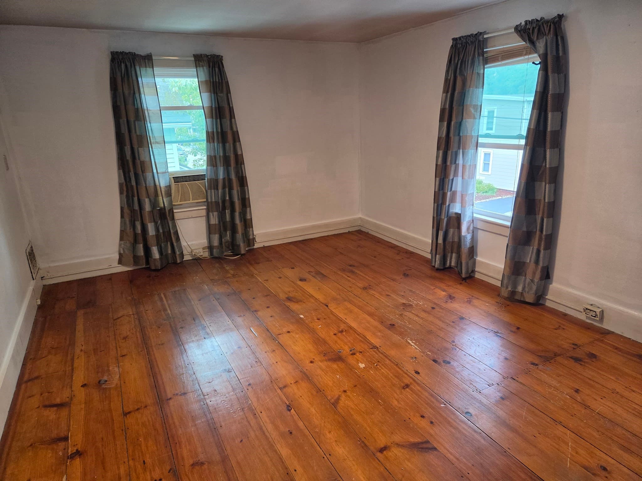 Multi Family at 25-27 Brooks St, Maynard MA 01754, photo 7 of 12