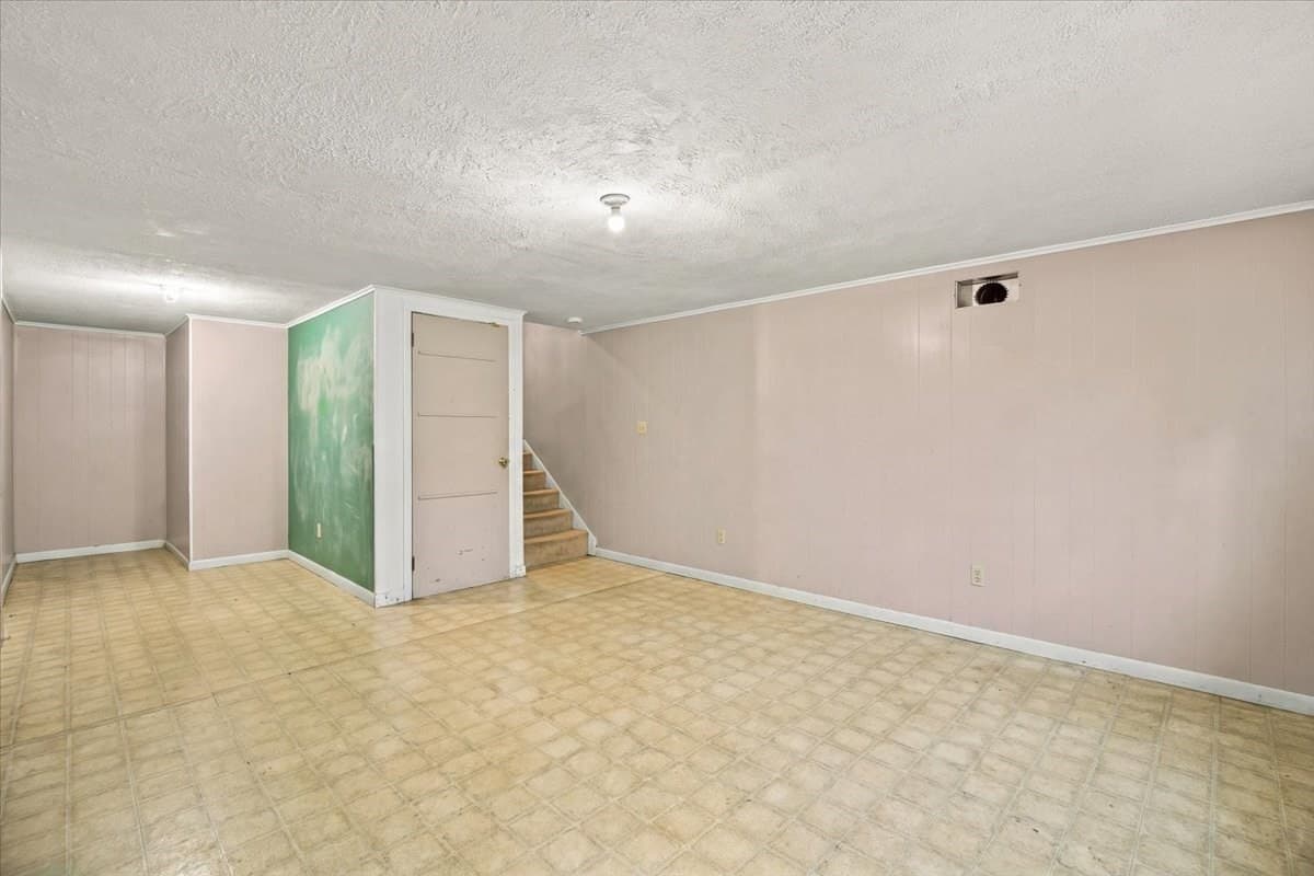 Single Family Residence at 30 Bassett Rd, Brockton MA 02301, Brockton, photo 27 of 34