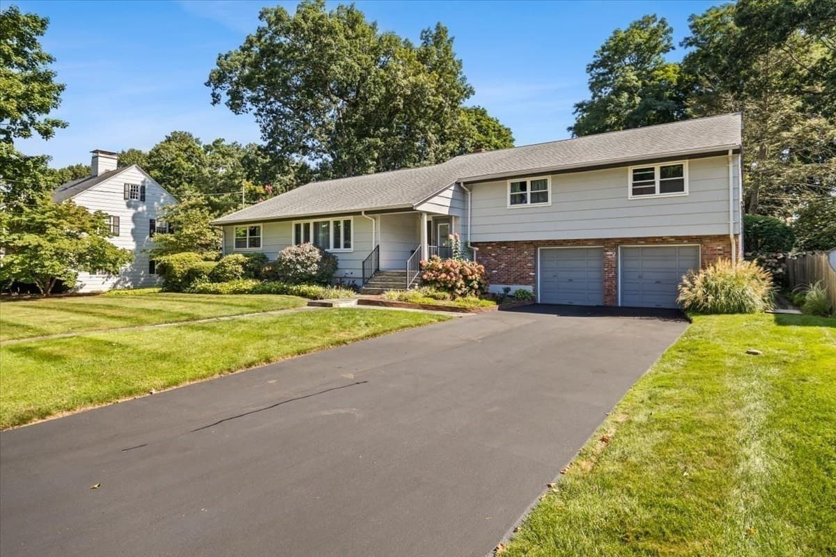 Single Family Residence at 30 Bassett Rd, Brockton MA 02301, Brockton, photo 2 of 34