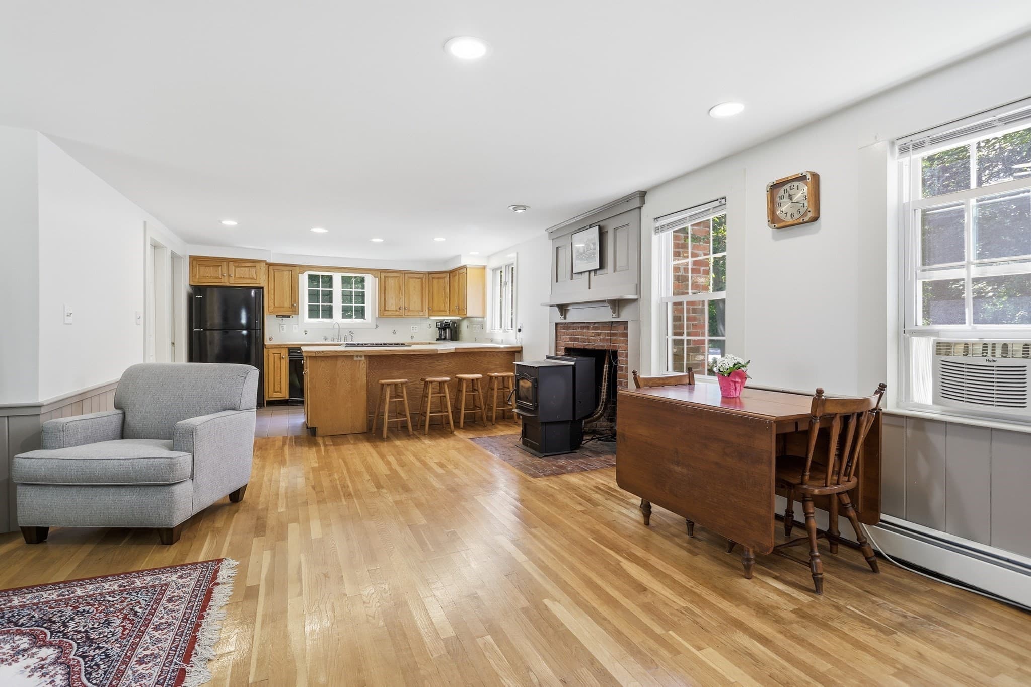 3 Family at 213 Great Road, Stow MA 01775, photo 9 of 42
