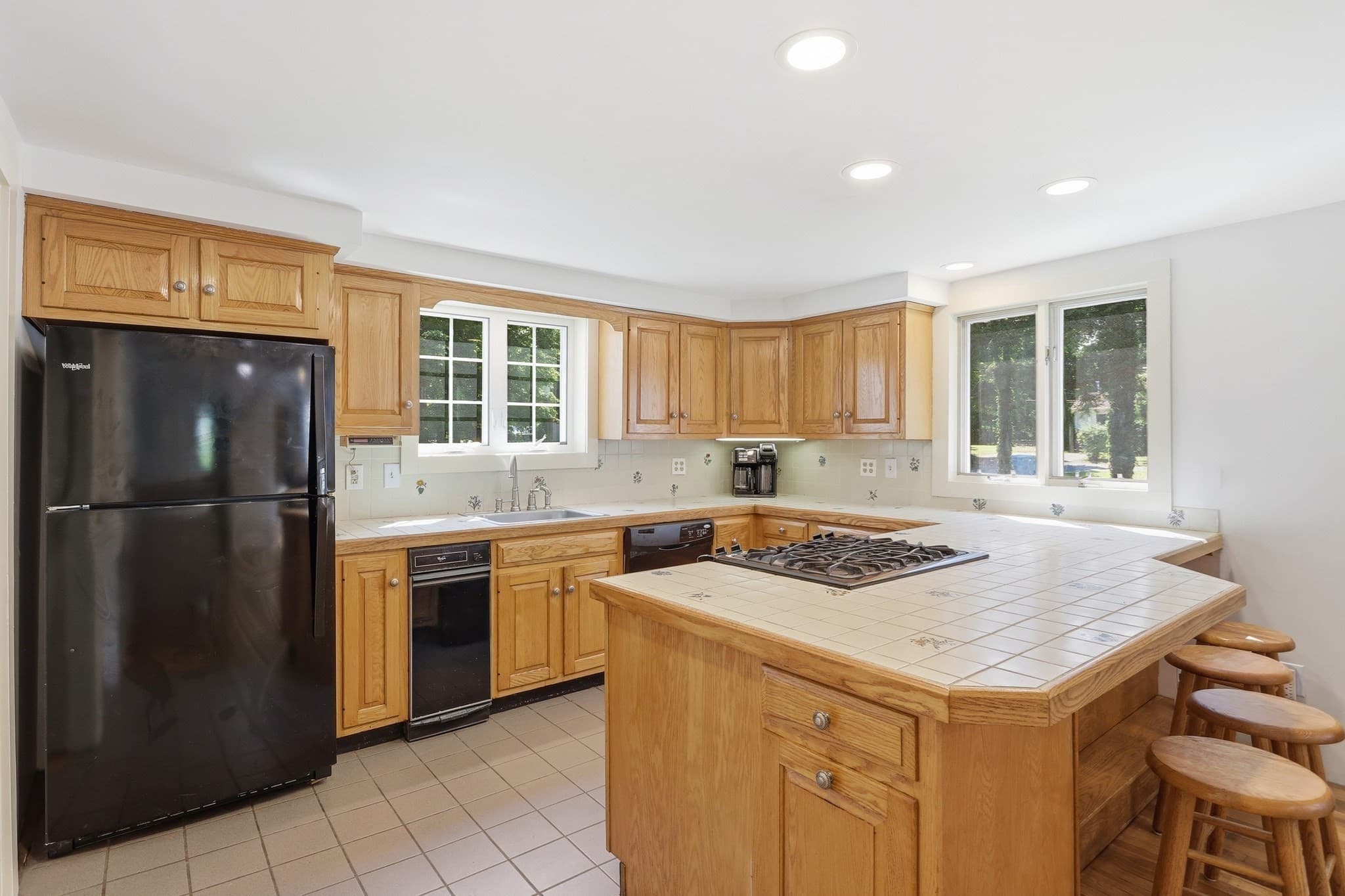3 Family at 213 Great Road, Stow MA 01775, photo 10 of 42