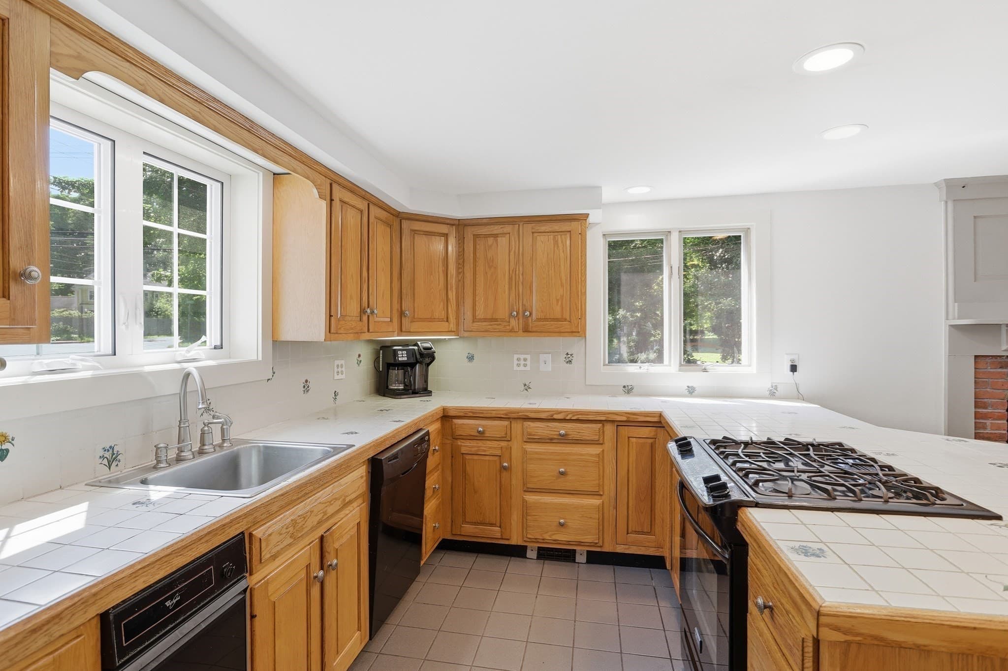 3 Family at 213 Great Road, Stow MA 01775, photo 11 of 42