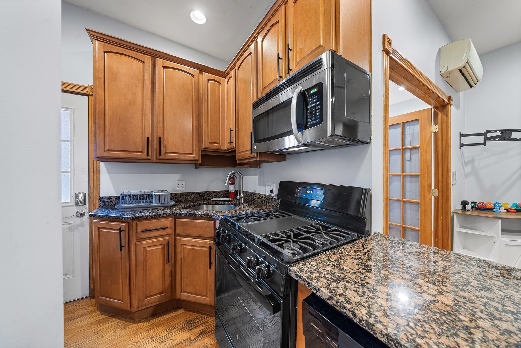 Condominium at 46 Highland Ave # 1B, Somerville MA 02143, Somerville, photo 12 of 25