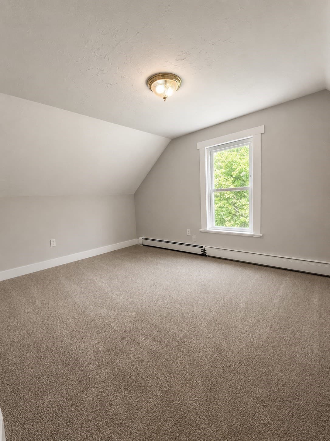4 Family at 73 S Main St, North Brookfield MA 01535, photo 15 of 17
