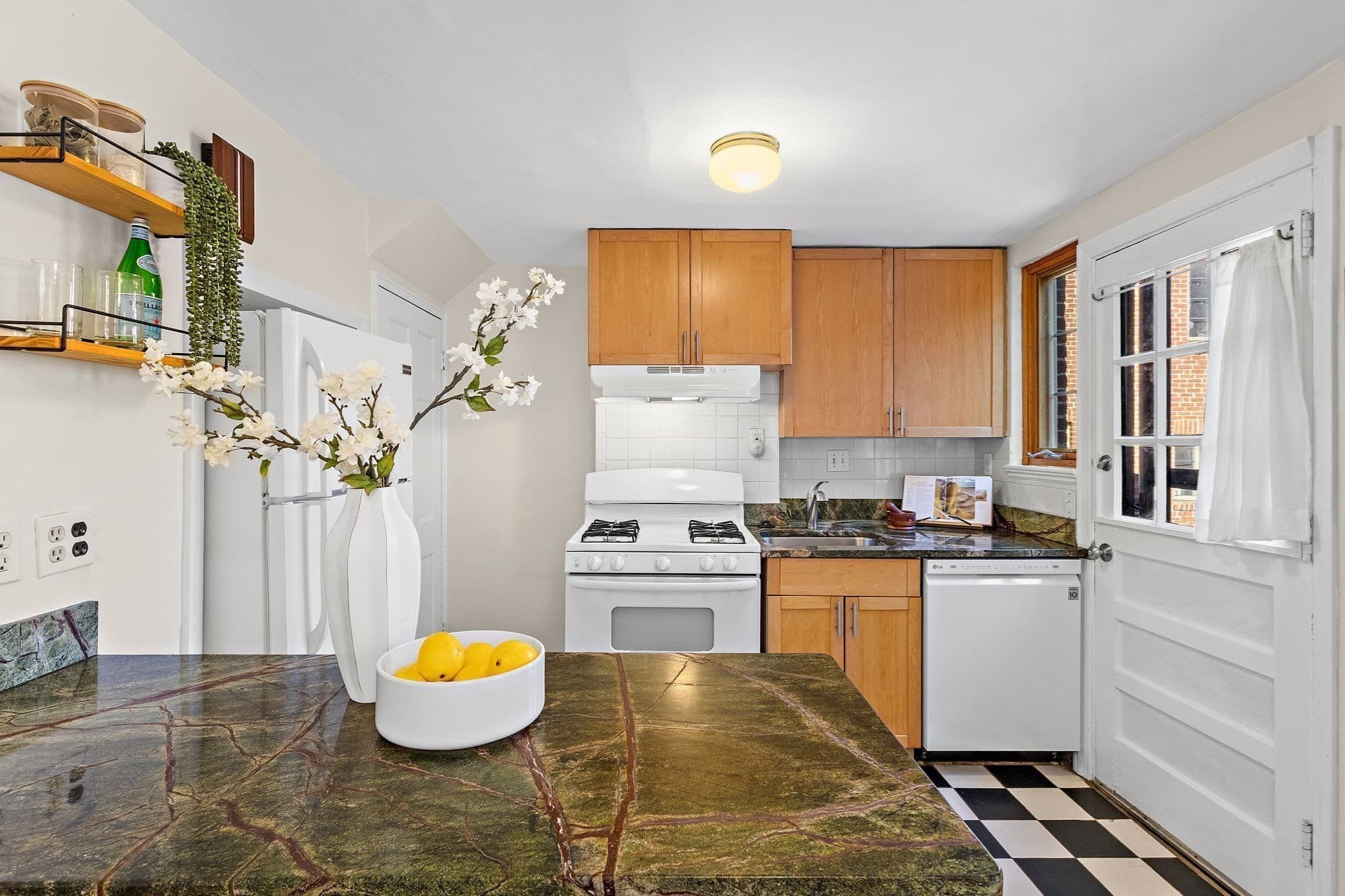 Condominium at 98 Duff Street # 98, Watertown MA 02472, Watertown, photo 13 of 37