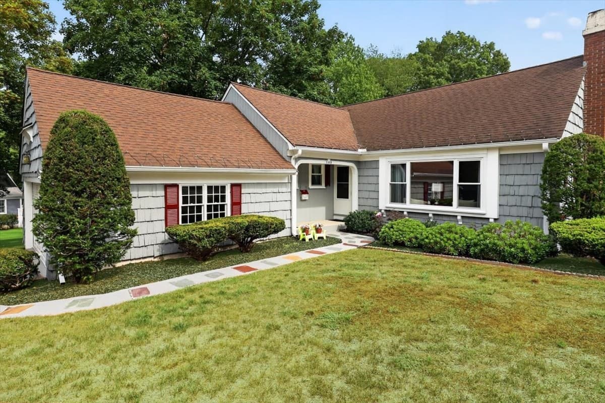 Single Family Residence at 105 Whiting Street, Hingham MA 02043, Hingham, photo 3 of 31