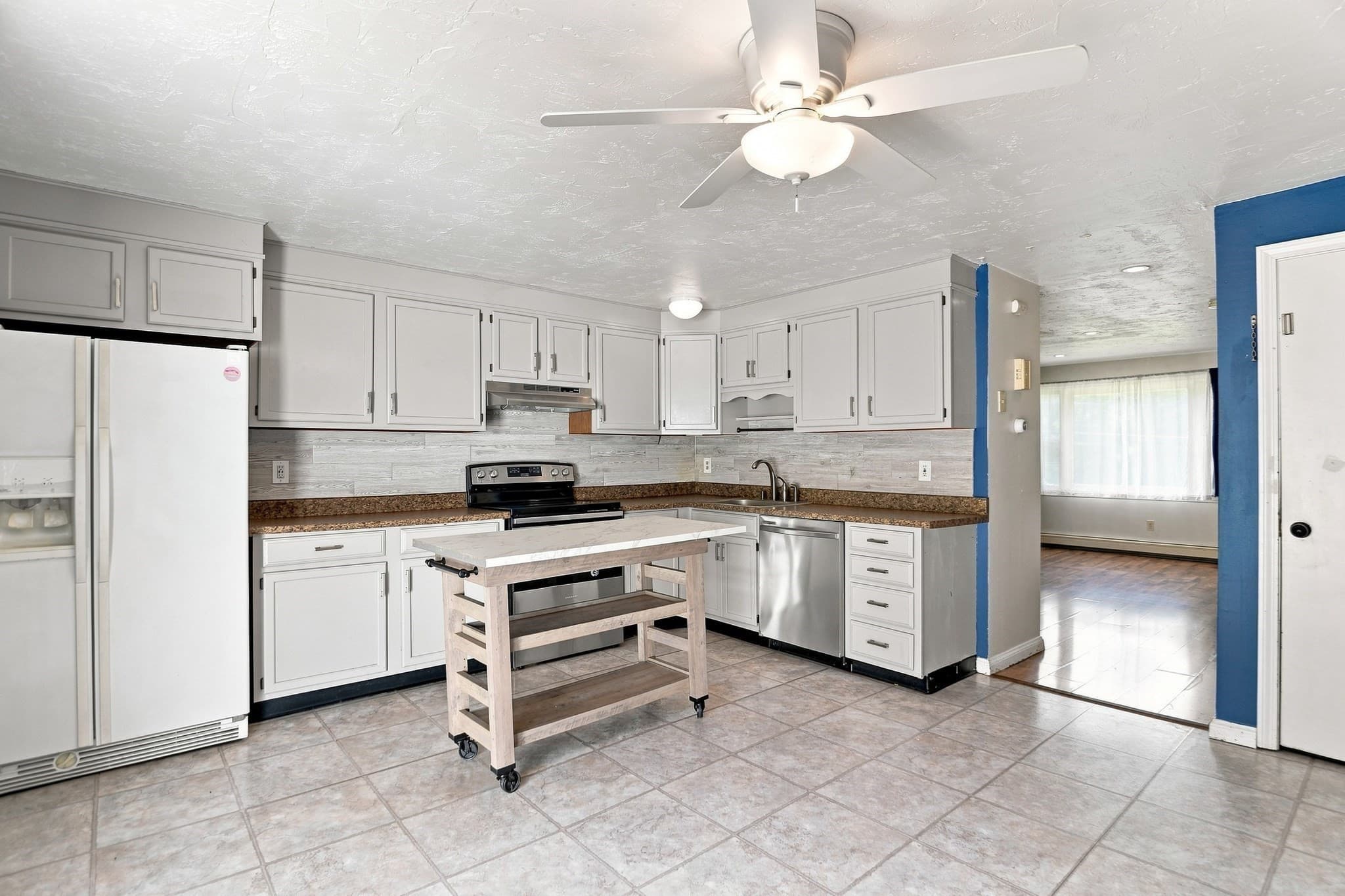 Condominium at 322 Bedford St # 322, East Bridgewater MA 02333, East Bridgewater, photo 5 of 28