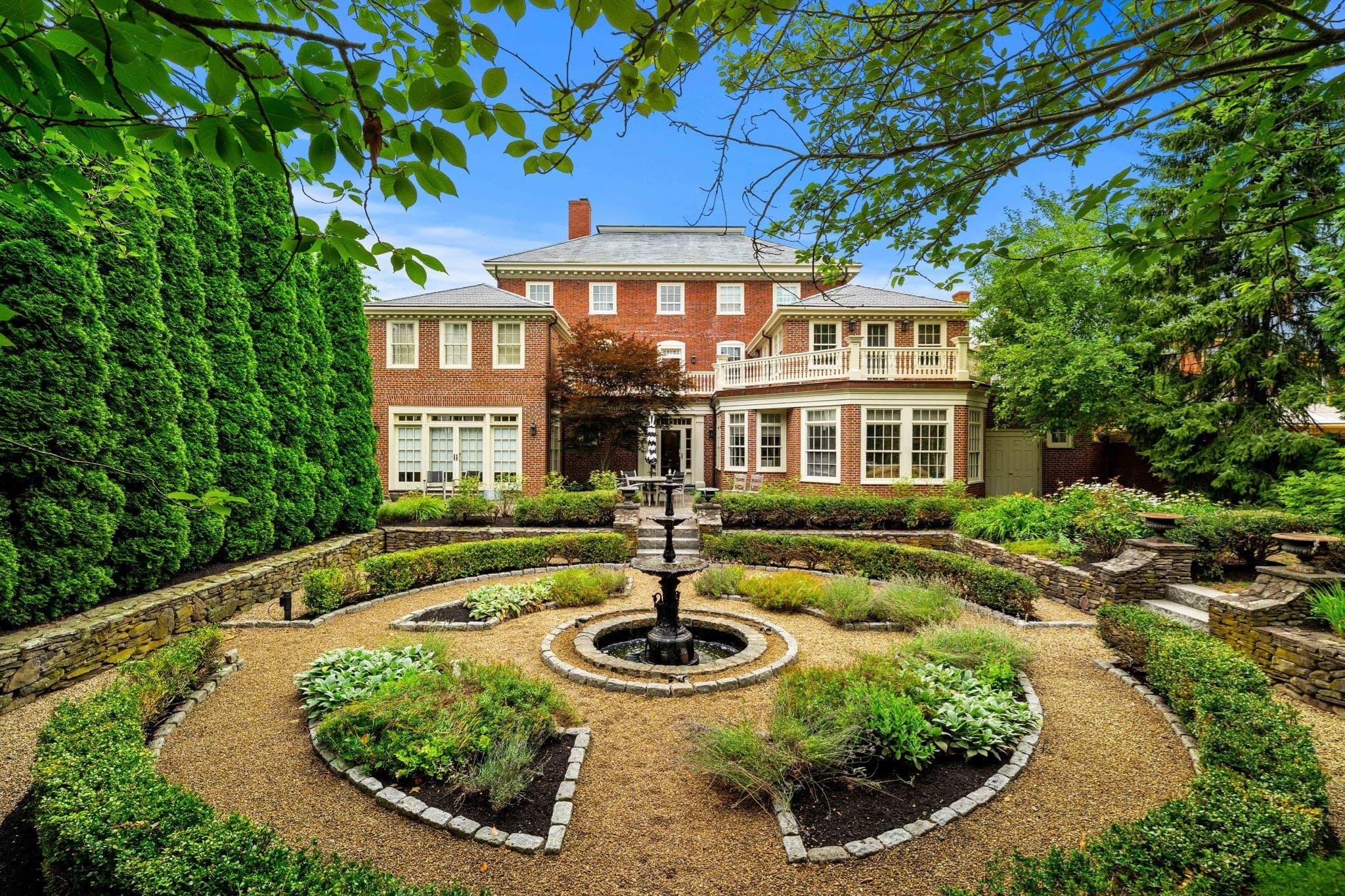 19 Federal St, Newburyport MA 01950