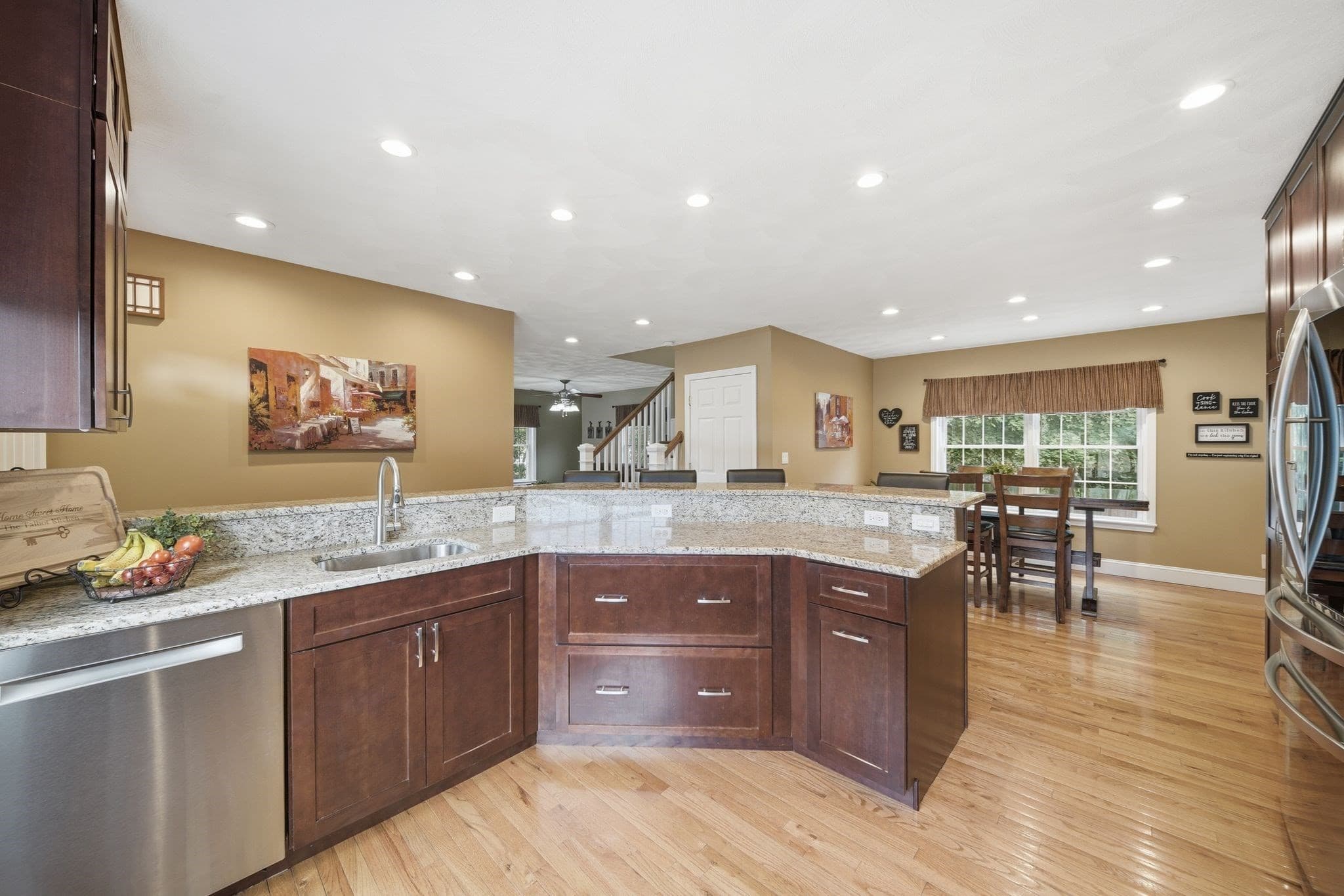 Single Family Residence at 39 Tomahawk Dr, Tewksbury MA 01876, Tewksbury, photo 7 of 42