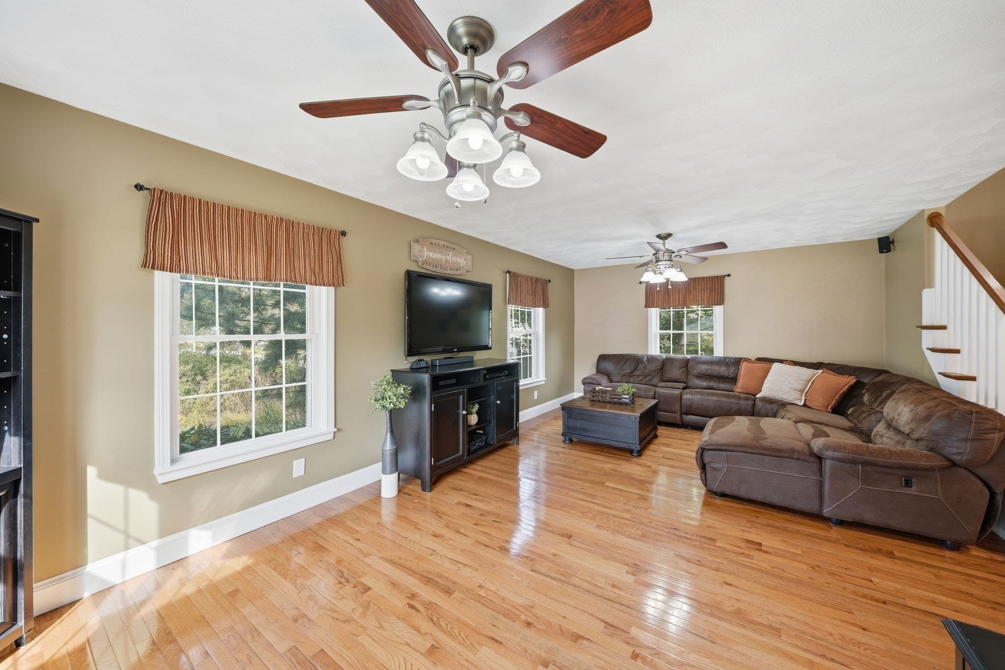 Single Family Residence at 39 Tomahawk Dr, Tewksbury MA 01876, Tewksbury, photo 3 of 42
