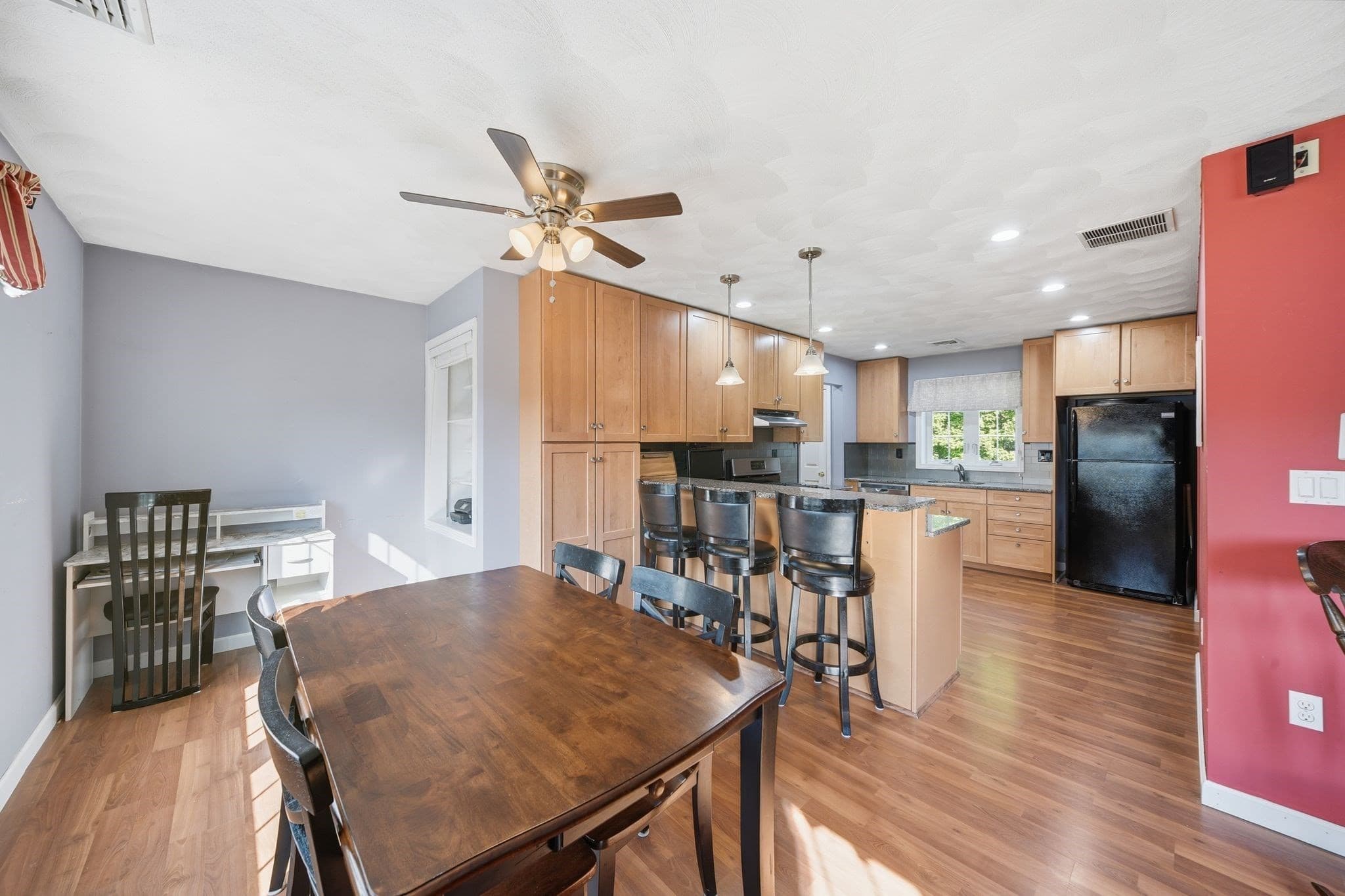 Single Family Residence at 39 Tomahawk Dr, Tewksbury MA 01876, Tewksbury, photo 32 of 42