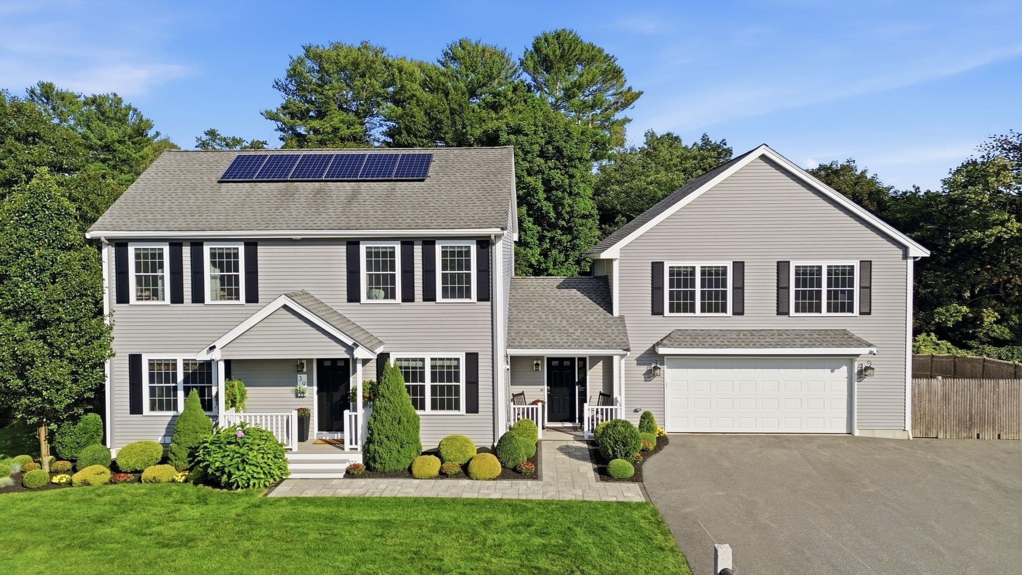 39 Tomahawk Dr, Tewksbury MA 01876