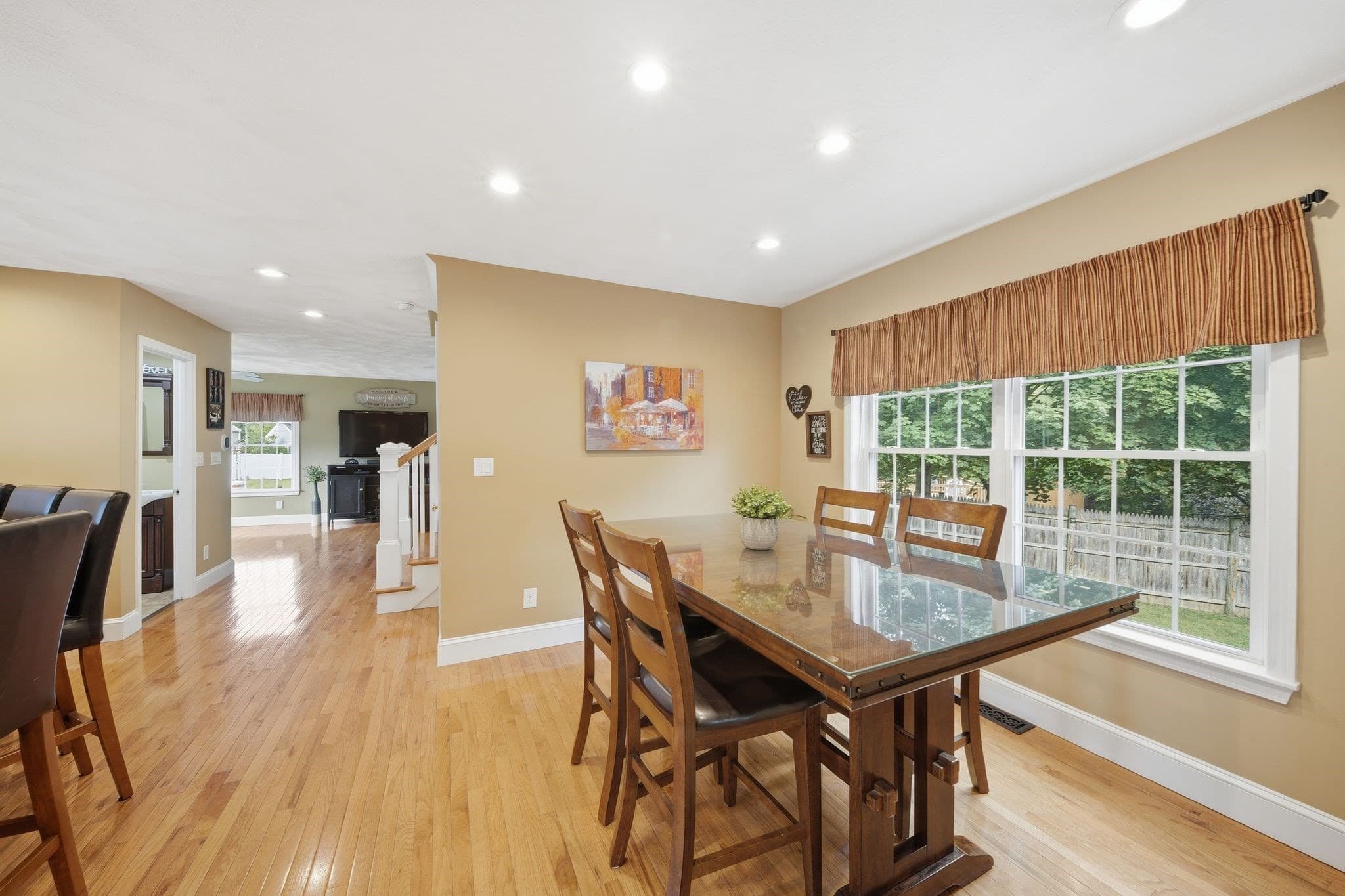 Single Family Residence at 39 Tomahawk Dr, Tewksbury MA 01876, Tewksbury, photo 9 of 42