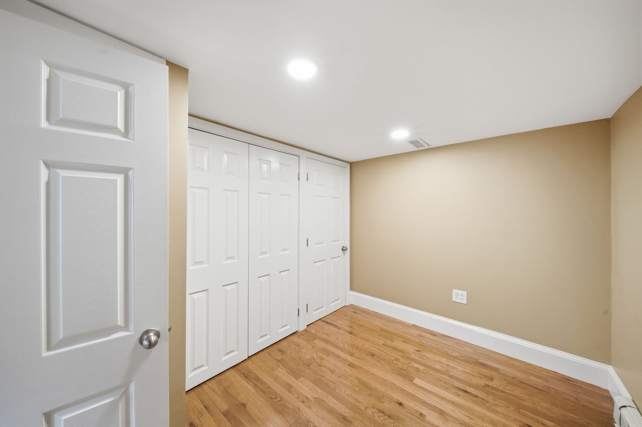 Single Family Residence at 39 Tomahawk Dr, Tewksbury MA 01876, Tewksbury, photo 24 of 42