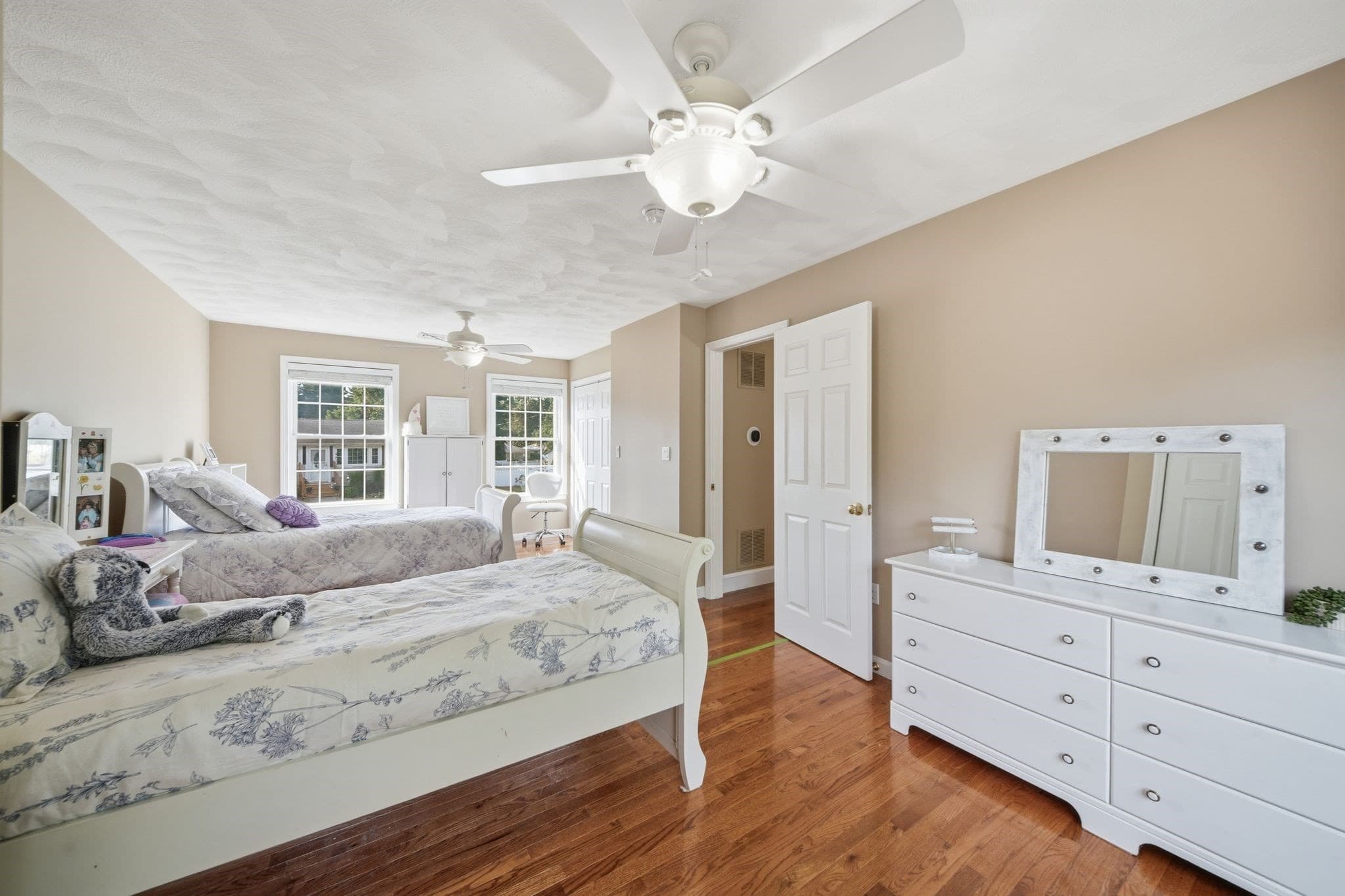 Single Family Residence at 39 Tomahawk Dr, Tewksbury MA 01876, Tewksbury, photo 15 of 42