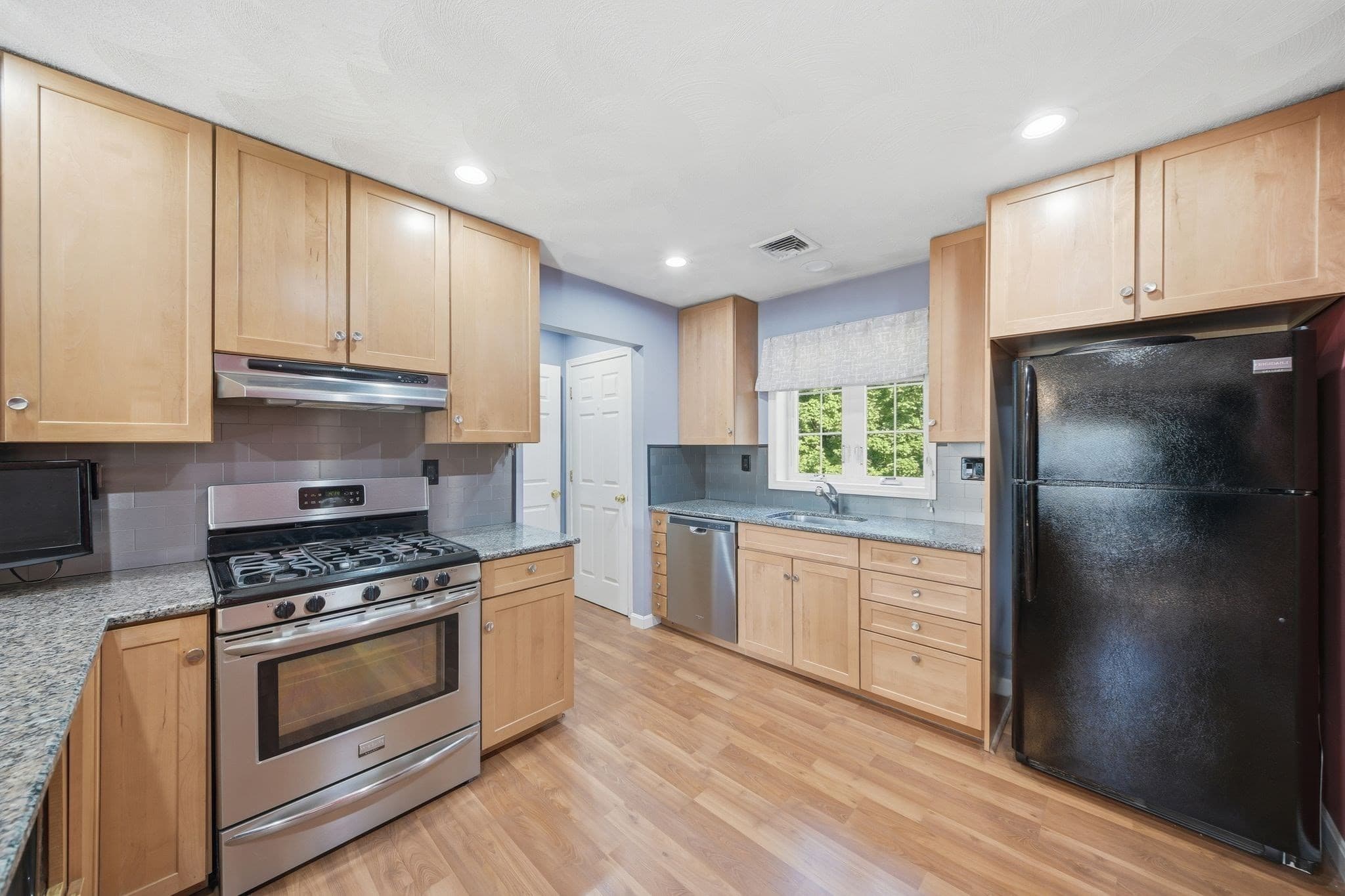 Single Family Residence at 39 Tomahawk Dr, Tewksbury MA 01876, Tewksbury, photo 29 of 42