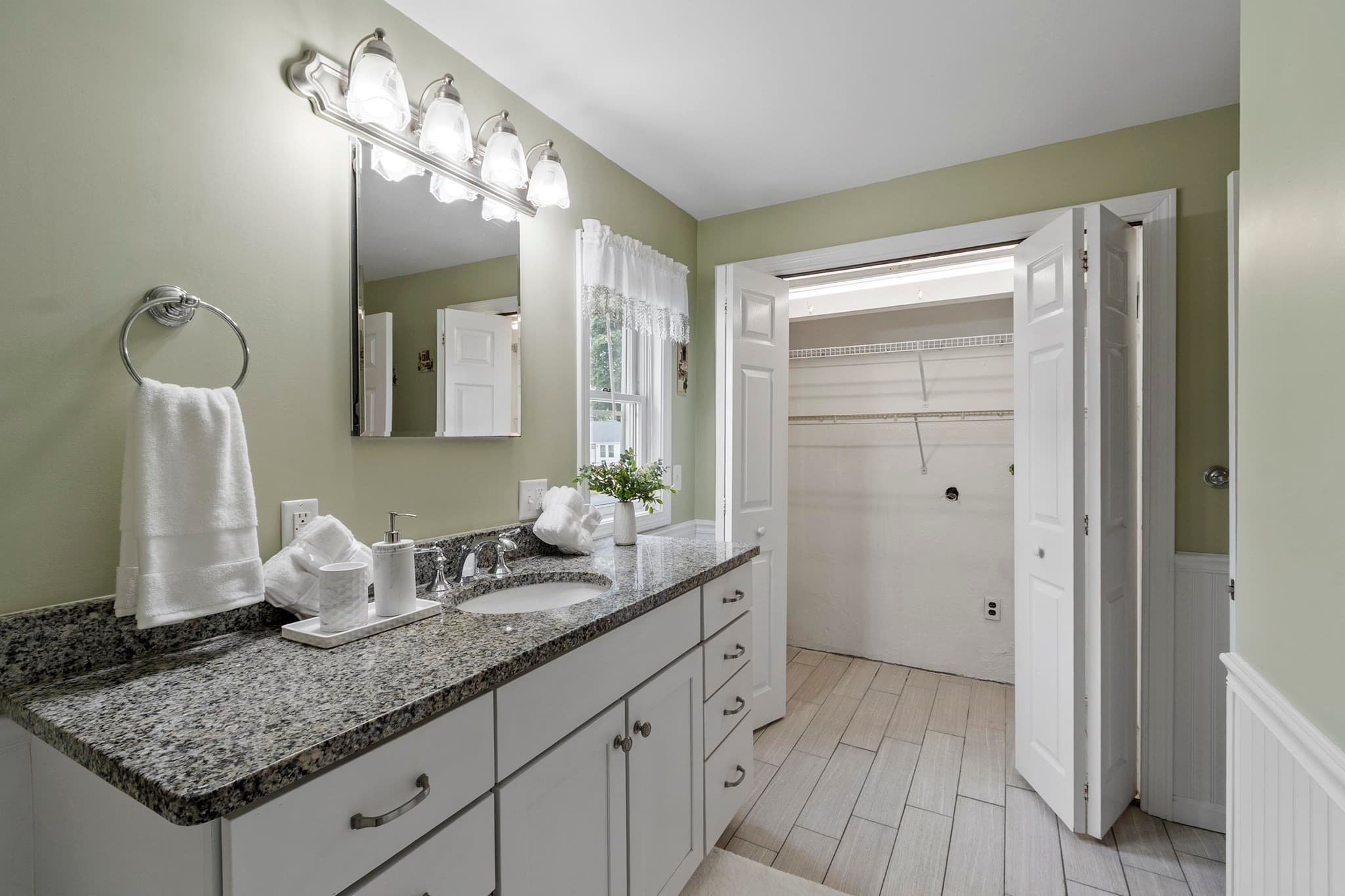 Single Family Residence at 142 Bridle Road, Billerica MA 01821, Billerica, photo 14 of 41