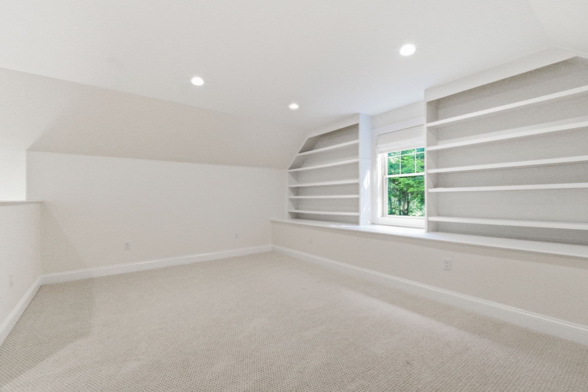 Single Family Residence at 4 Weld St, Boston MA 02131, Boston, photo 27 of 39