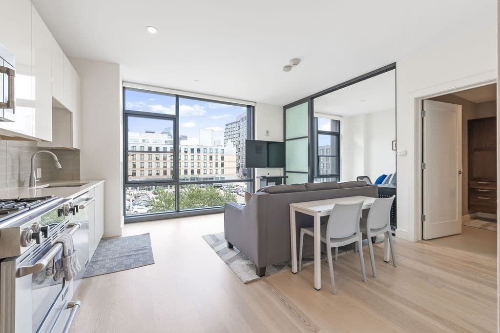 32 Traveler St # 411, Boston MA 02118