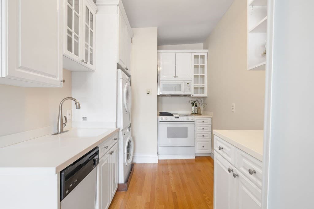 Condominium at 119 Marlborough St. # 10, Boston MA 02116, photo 7 of 15