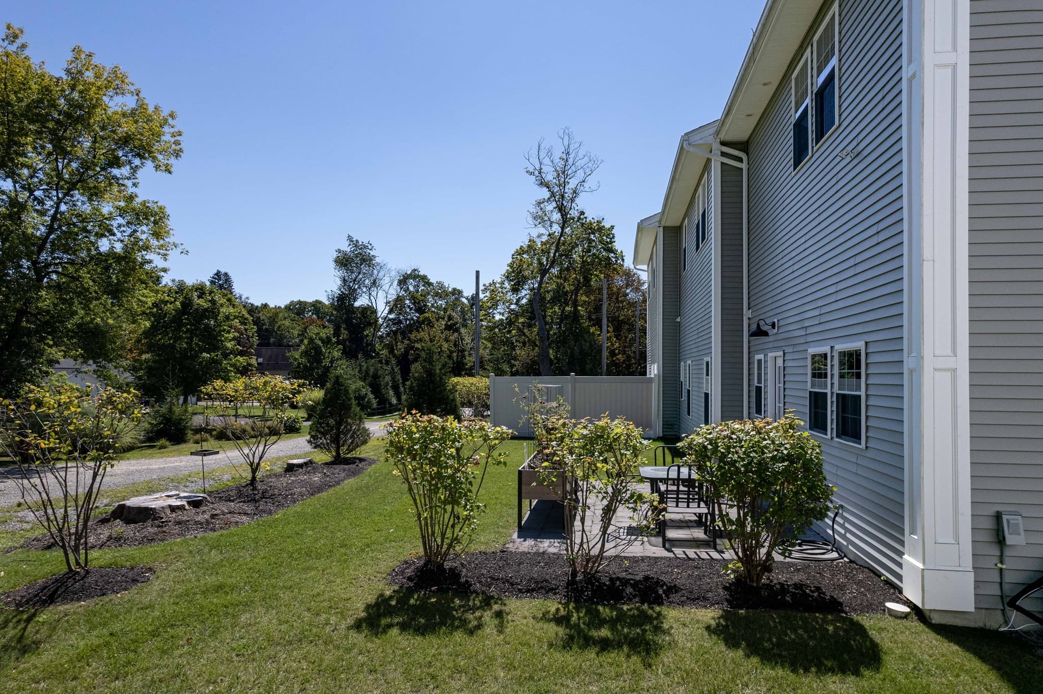Condominium at 4 Sterling Circle # 4, Medway MA 02053, Medway, photo 32 of 40