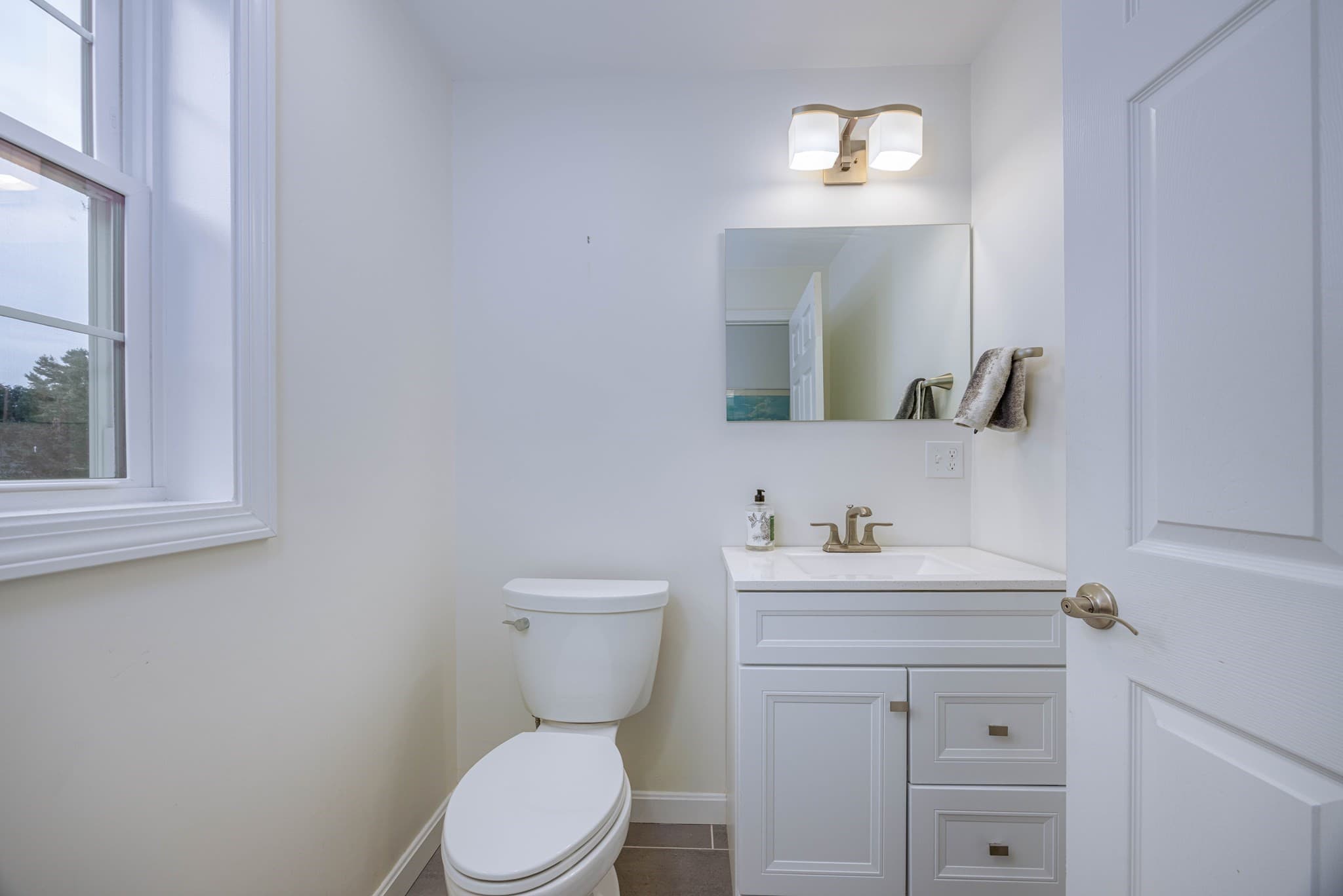 Condominium at 4 Sterling Circle # 4, Medway MA 02053, Medway, photo 14 of 40