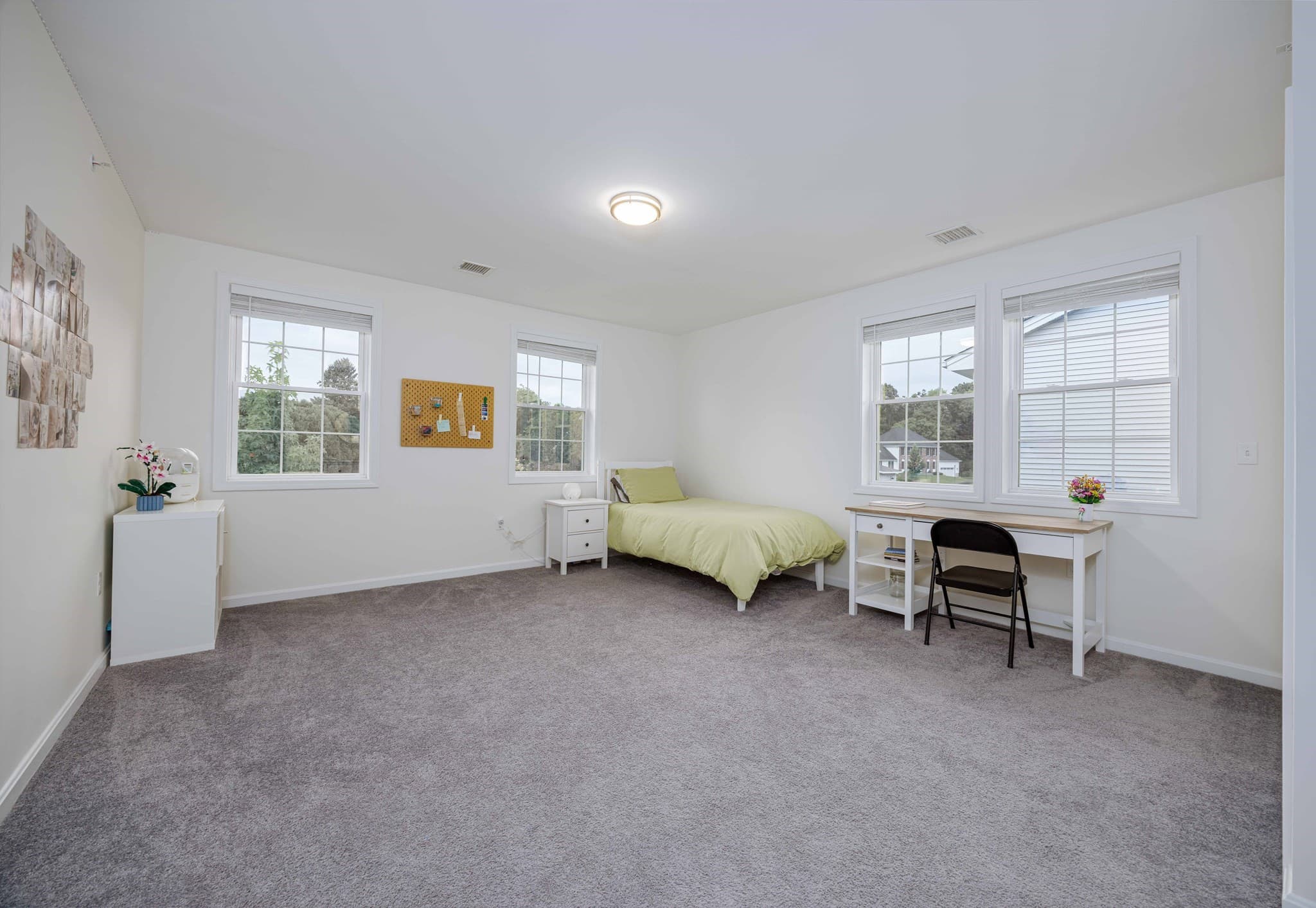 Condominium at 4 Sterling Circle # 4, Medway MA 02053, Medway, photo 25 of 40